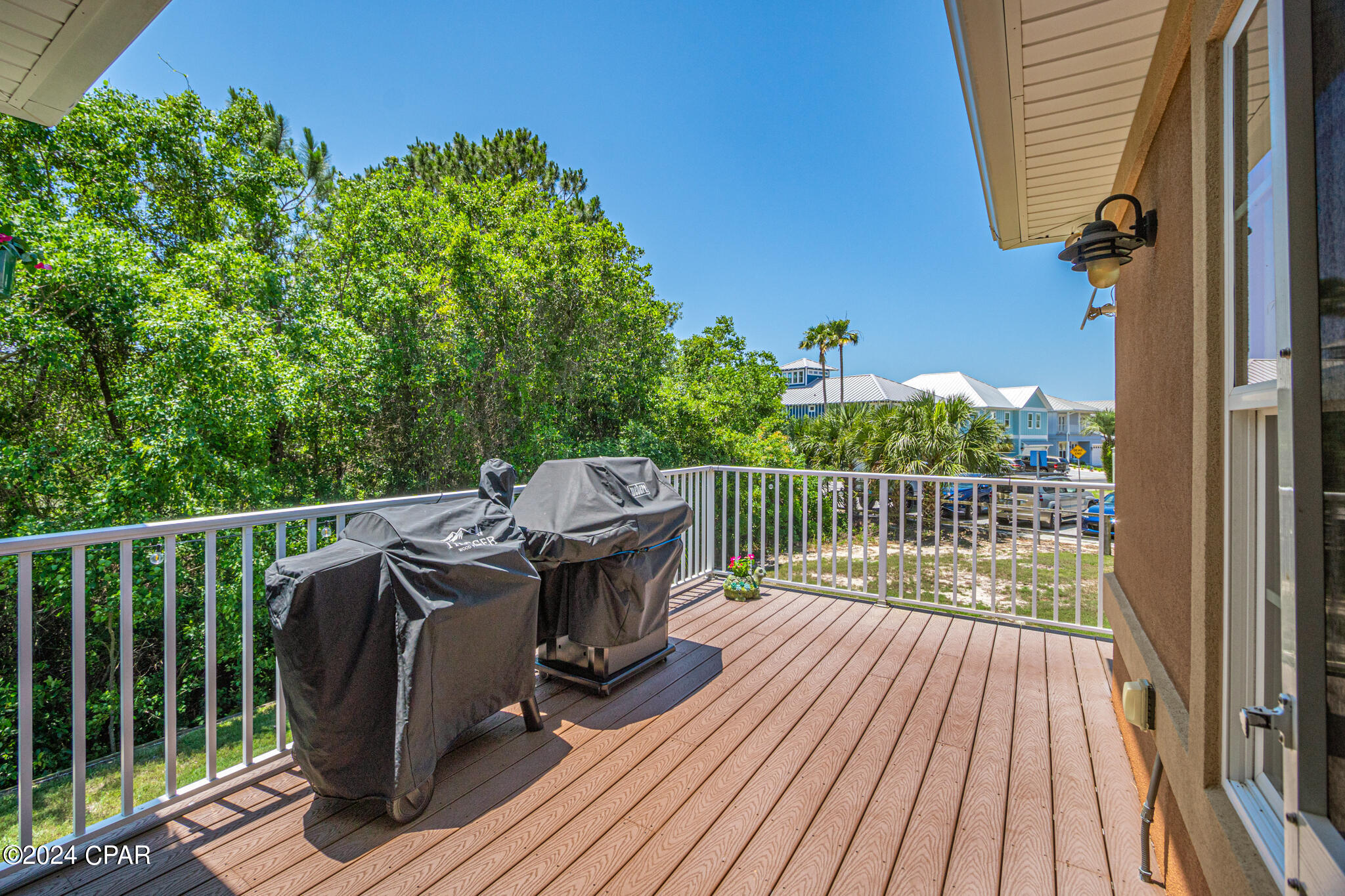 Summer Breeze - Residential