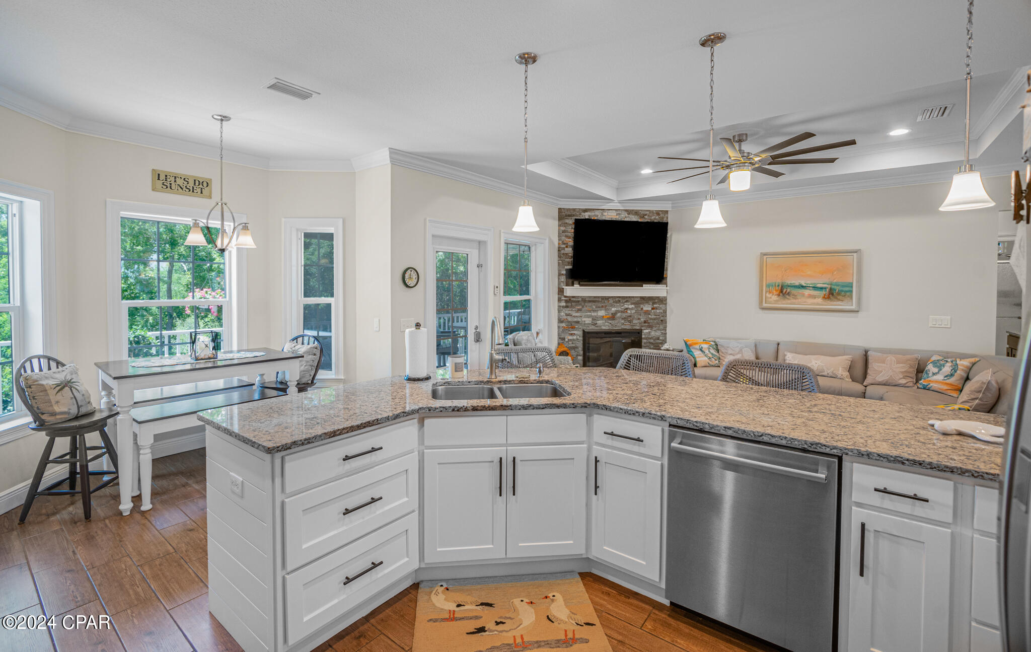 Summer Breeze - Residential