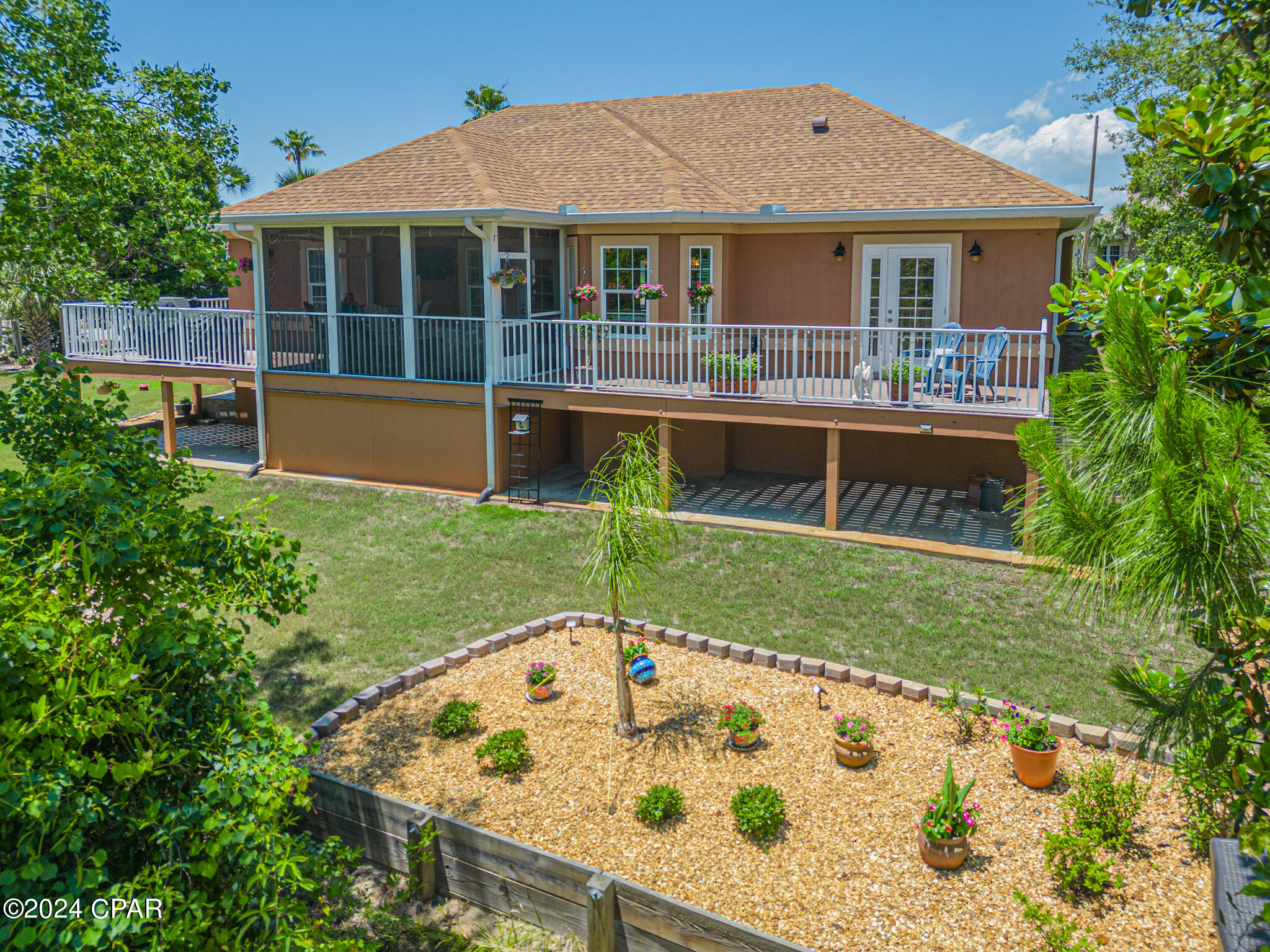 Summer Breeze - Residential