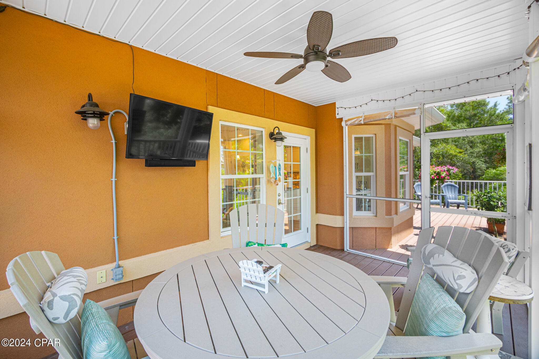 Summer Breeze - Residential