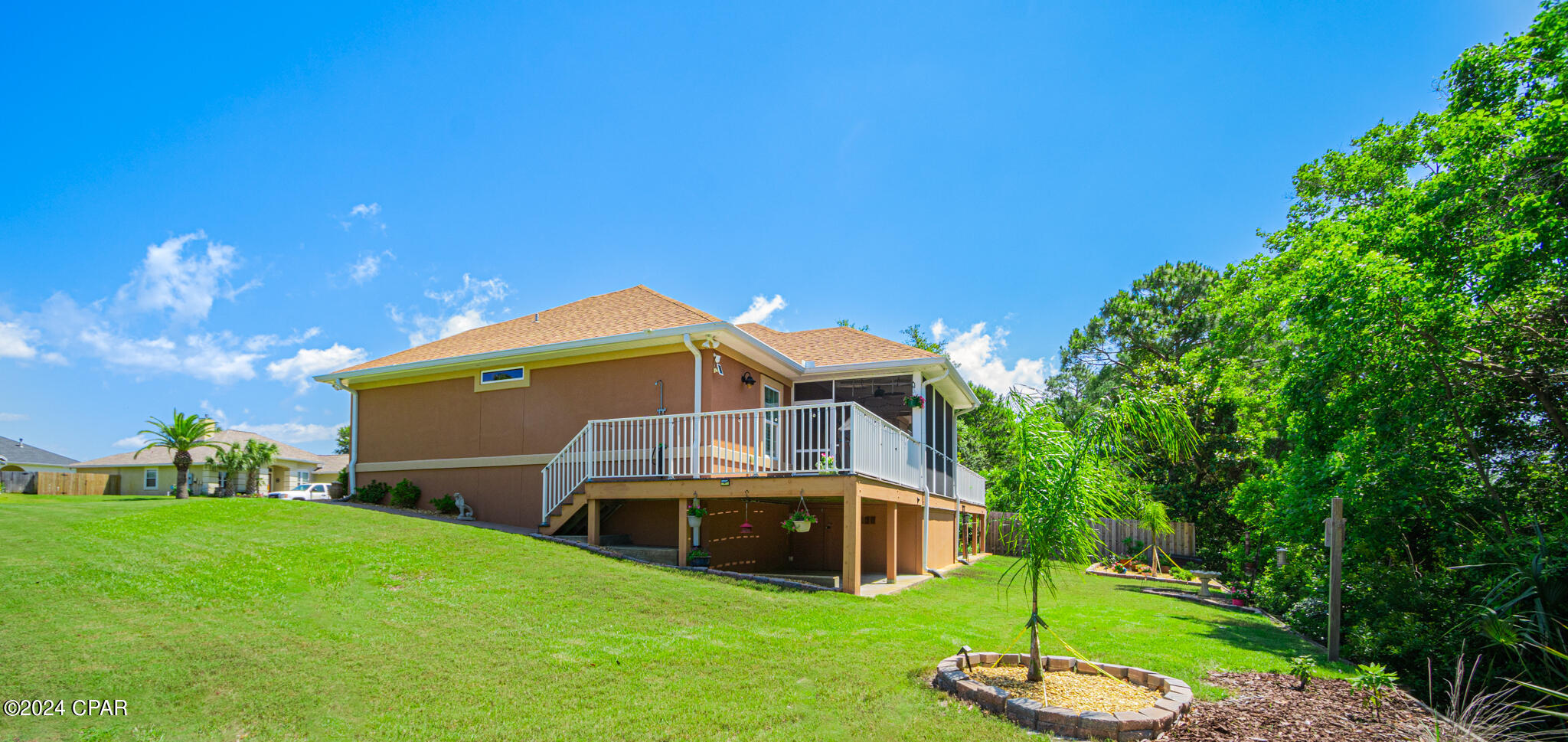 Summer Breeze - Residential