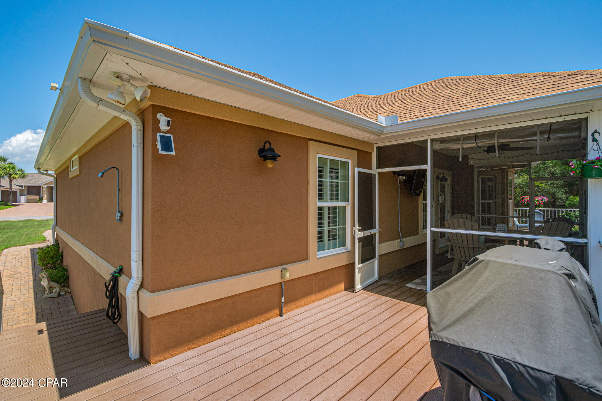 Summer Breeze - Residential