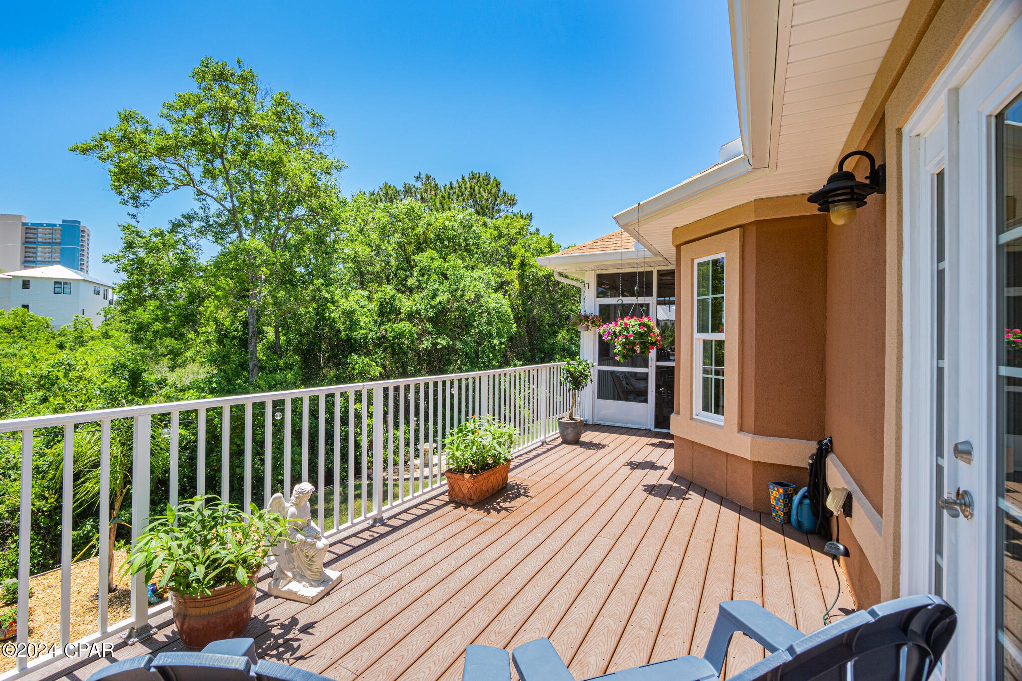 Summer Breeze - Residential