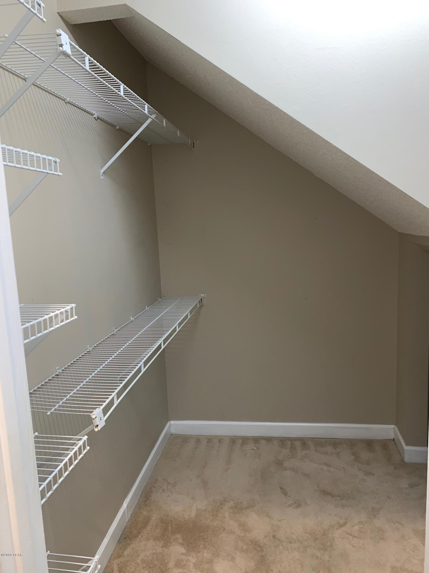 Escada - Residential Lease