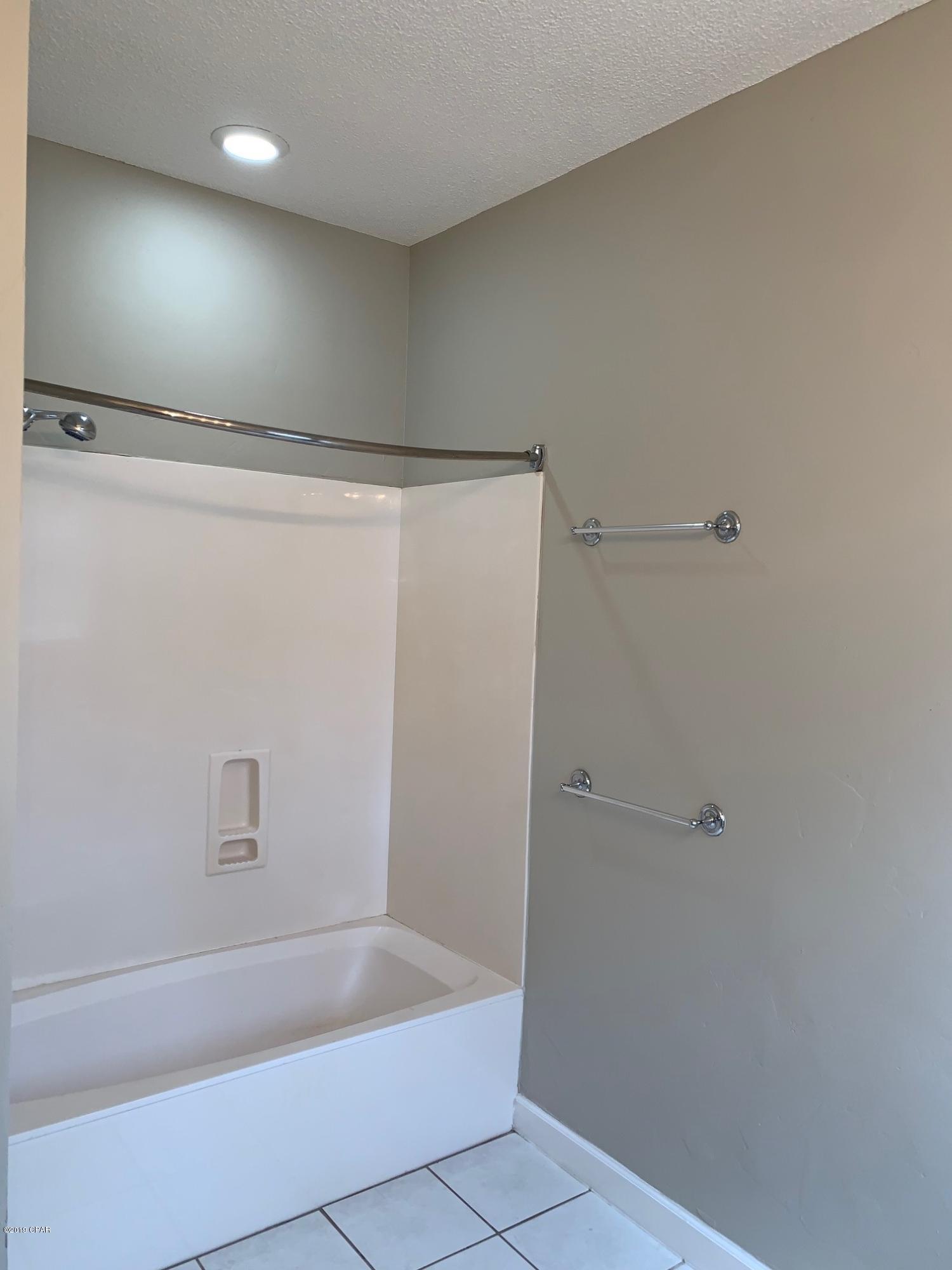 Escada - Residential Lease