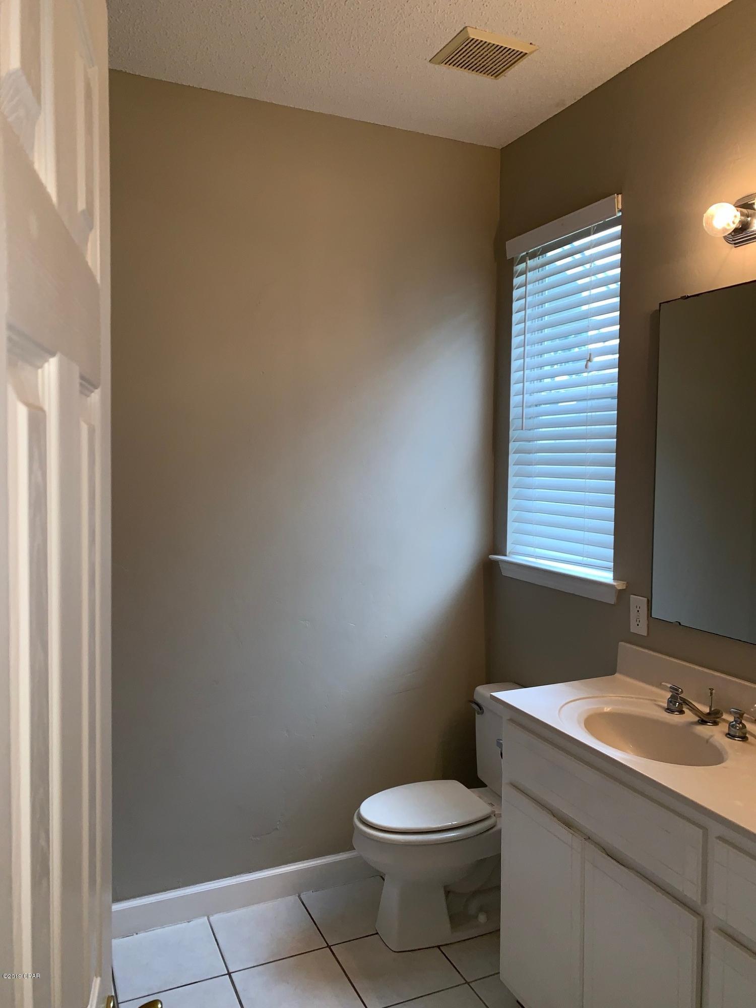 Escada - Residential Lease