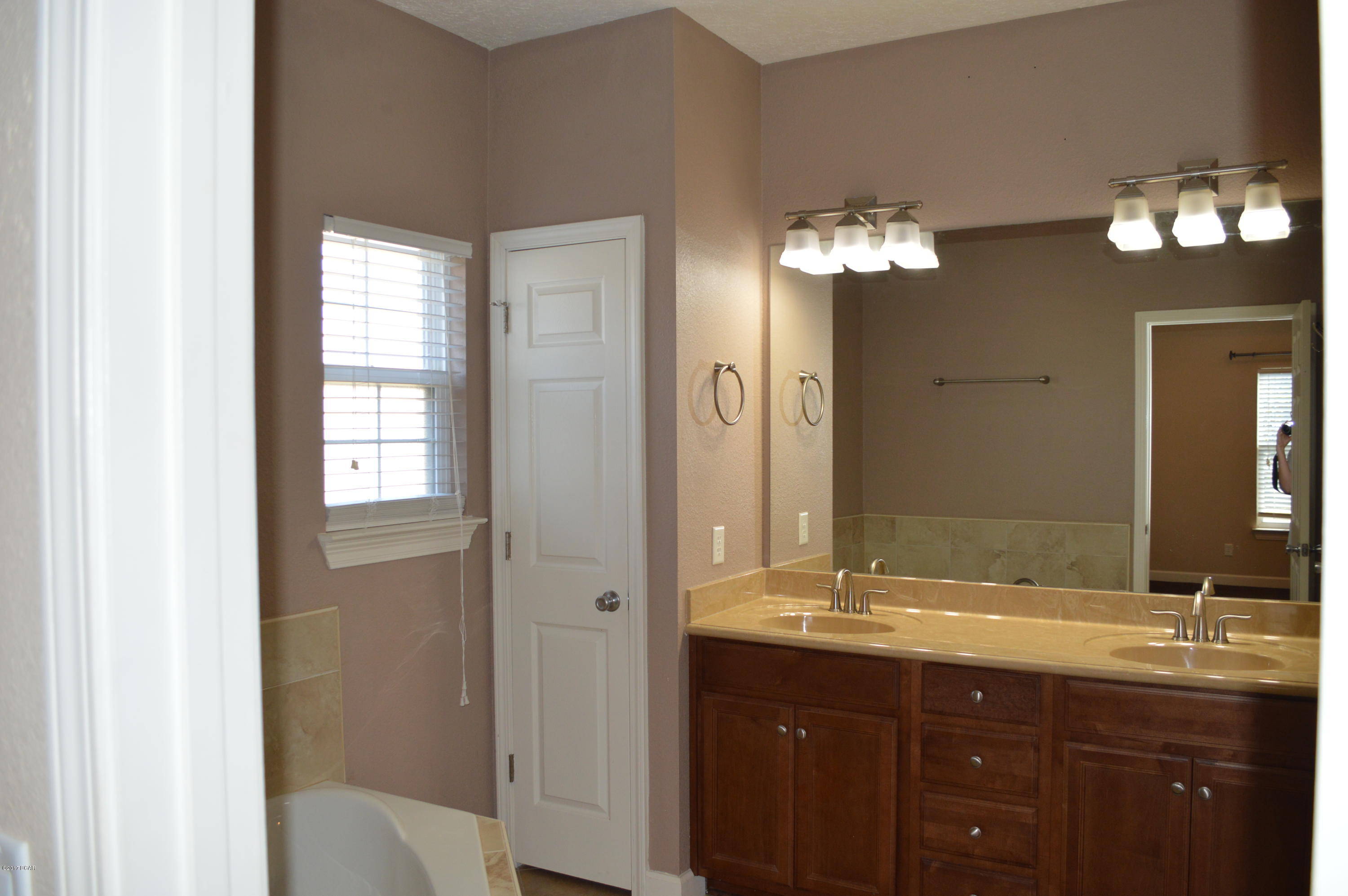 North Lagoon Oaks - Residential