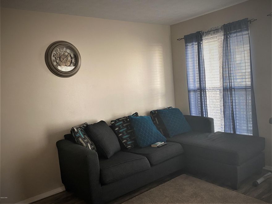 cURRENTLY UNDER CONTRACT.  SELLER IS TAKING BACKUP OFFERS.  Spacious one bedroom, one bath unit with open floor plan, located on 2nd floor of building.  New HVAC installed by Selller. 

Complex is across the street from the Gulf at Beach Access Number 70.  

Amenities for the complex feature, coin-operated laundry, two swimming pools, hot tub, picnic areas with grills, clubhouse, shuffleboard, well manicured grounds.