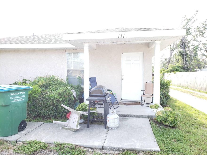 This is a 2 bedroom 1 and 1/2 bath unit. Large kitchen with plenty of counter space and cabinets. Split bedroom Plan. Plus an additional bonus room which can be used as a den, playroom or office. Inside Laundry room. Yard service and trash removal included in rent. NO PETS