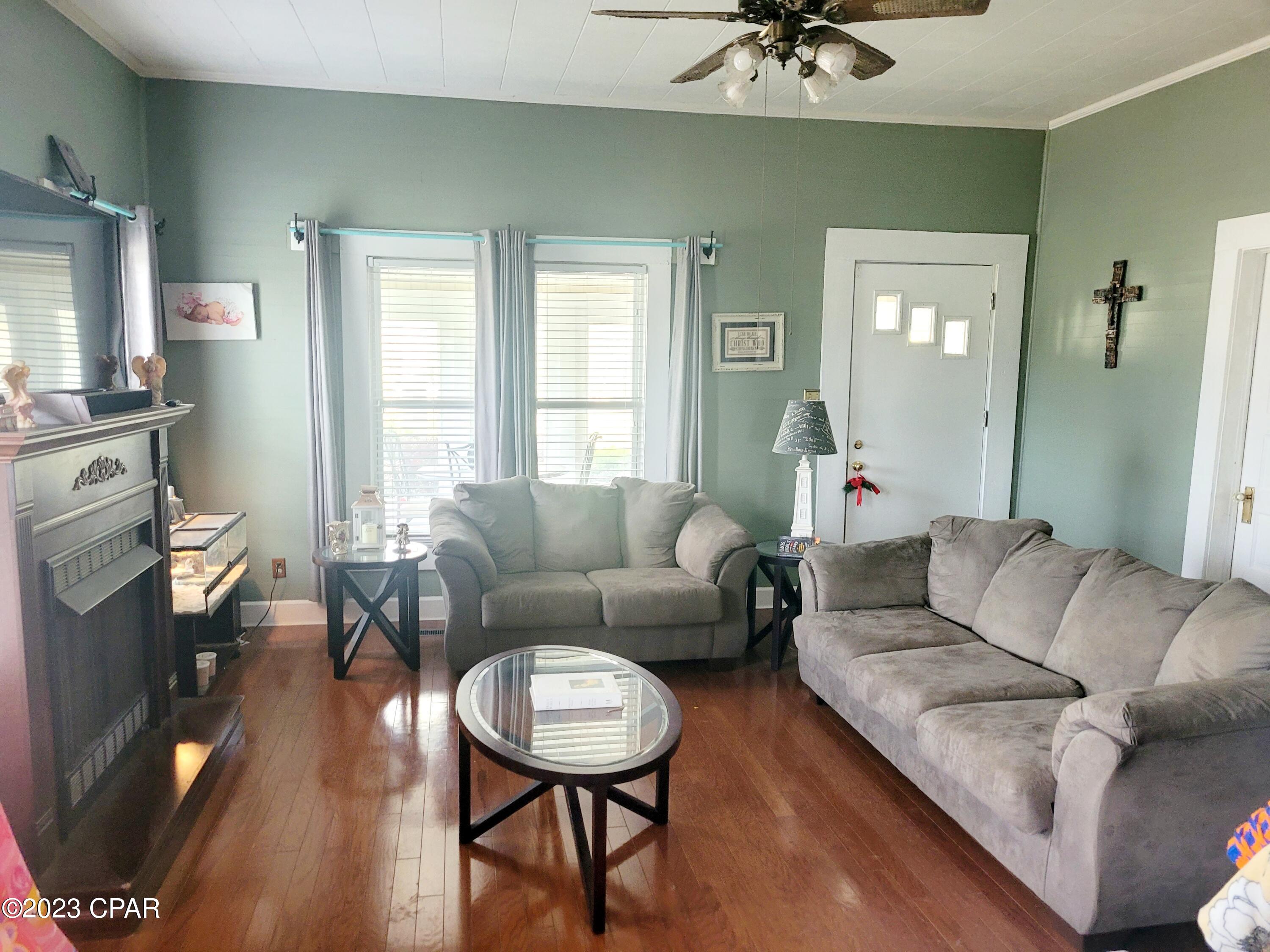 [No Recorded Subdiv] - Residential