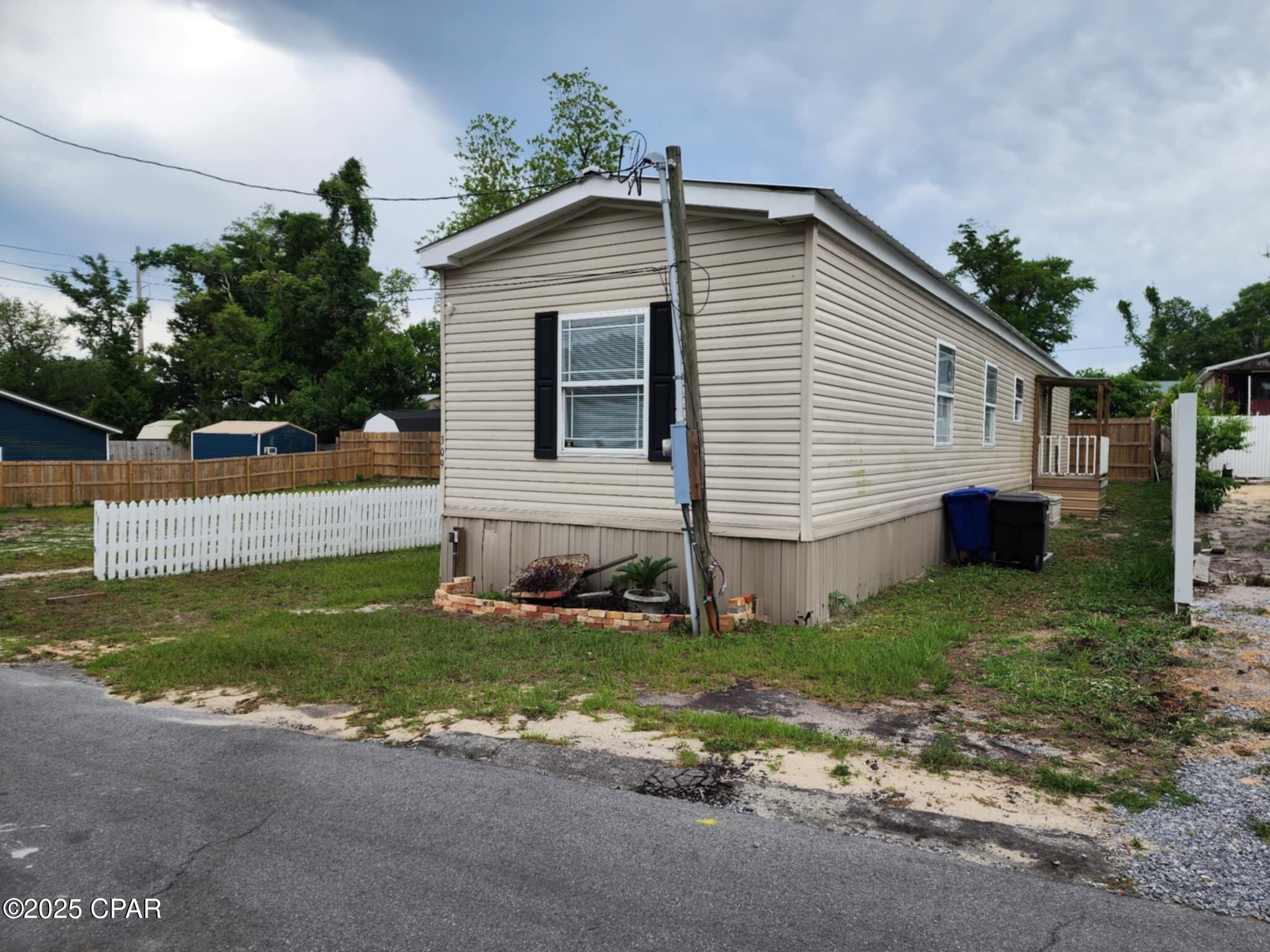 [No Recorded Subdiv] - Residential