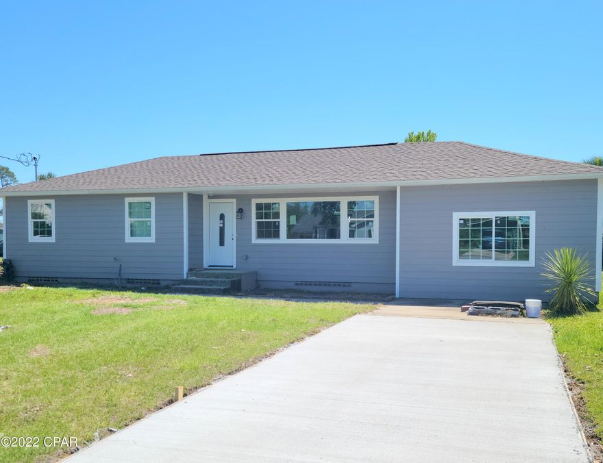 Totally Remodeled and Updated from top to bottom.   Unique Cove home featuring 9.5 ft Ceilings w/ Crown Molding in Living Room and  Large Family Room that is perfect for relaxing or entertaining.  Vinyl Plank  Flooring throughout.  Large Lot. Location....Location!!