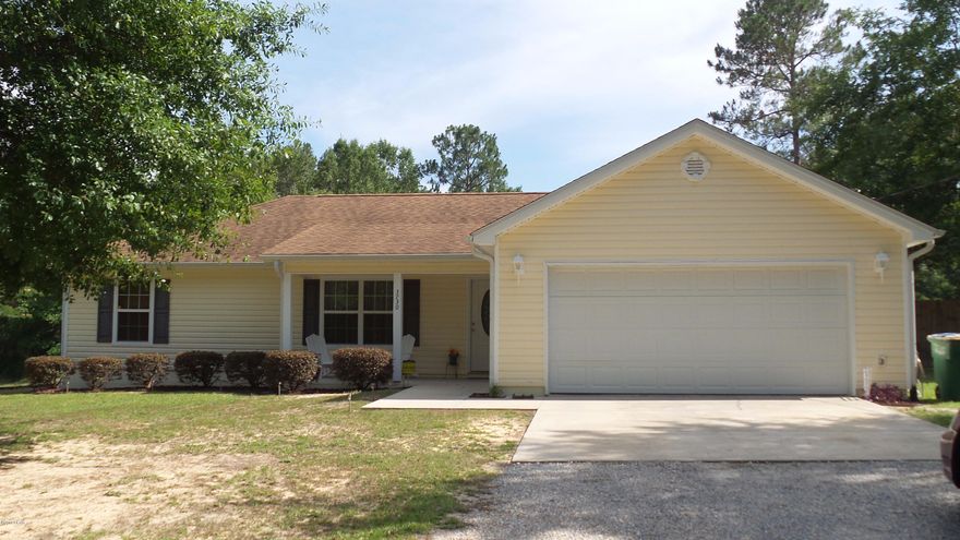 One owner home in immaculate condition!  Split bedroom plan with 3 bedrooms and 2 full bathrooms.  Updated kitchen with breakfast bar and a large inside laundry room.  Maintenance free exterior vinyl siding.  Large private backyard.