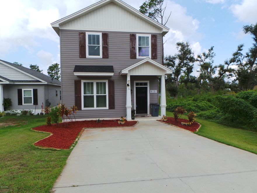 CURRENTLY UNDER CONTRACT, SELLER ACCEPTING BACKUP OFFERS' This is a 4 bd/3 ba Skinner built waterfront home located in newer subdivision. Features include 1st floor bedroom, full bath, large kitchen/Dining area with quartz counter tops, stainless steel appliances,  plenty of cabinet space and upgraded refrigerator.  12' ceilings and 8' doors and nice size pantry located smartly under the stairs. This home has an advanced dual zone HVAC system. New wood laminate flooring upstairs. From the 1st floor porch there is a nice lawn area that is fenced and has a good sized Shed.

The second floor has a wonderful Master Suite with private covered porch overlooking the lake. There are 2 additional good size bedrooms and full laundry room just down the hall . First floor in kitchen, bathroom, dining,