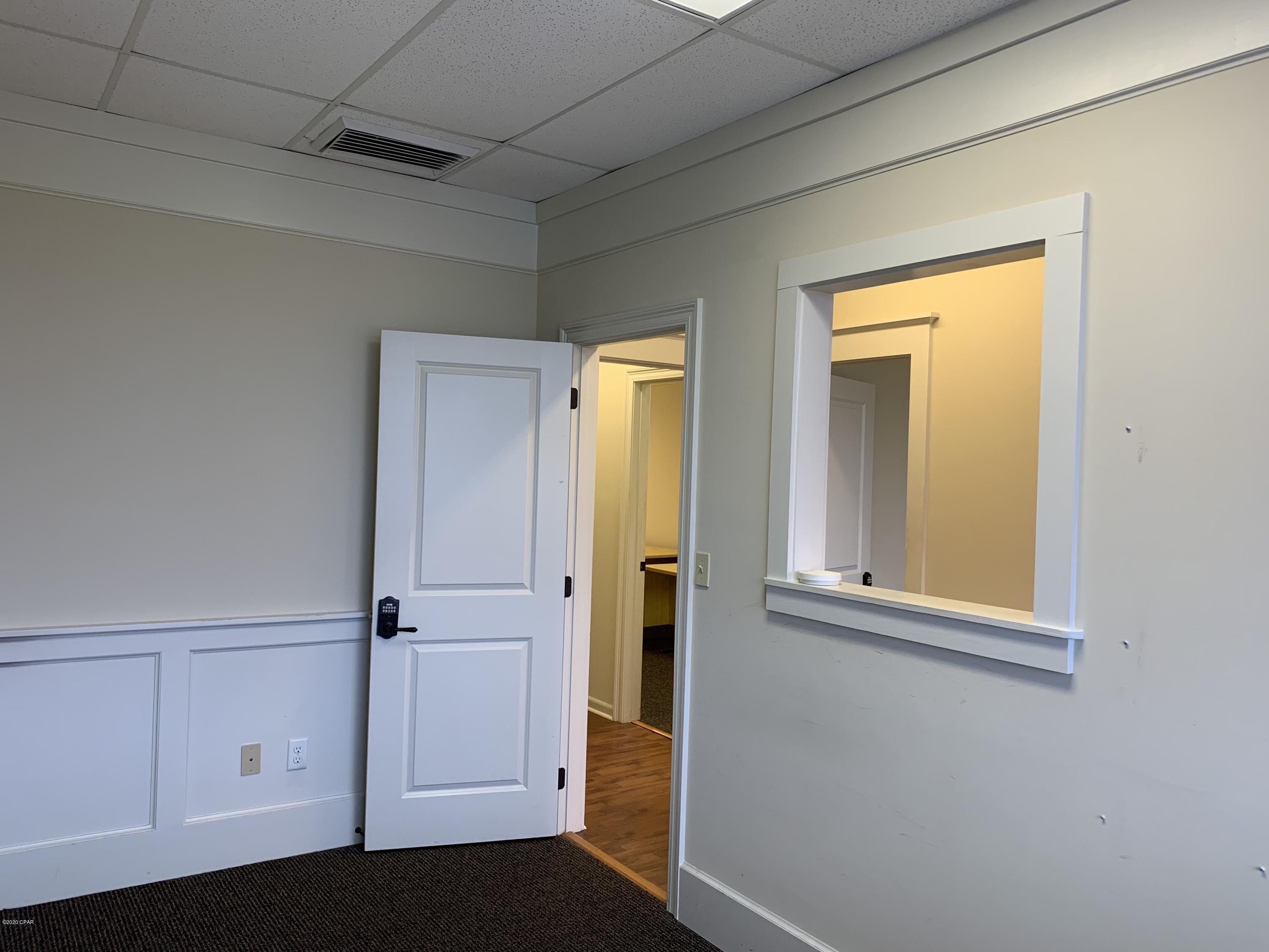 [No Recorded Subdiv] - Commercial Lease