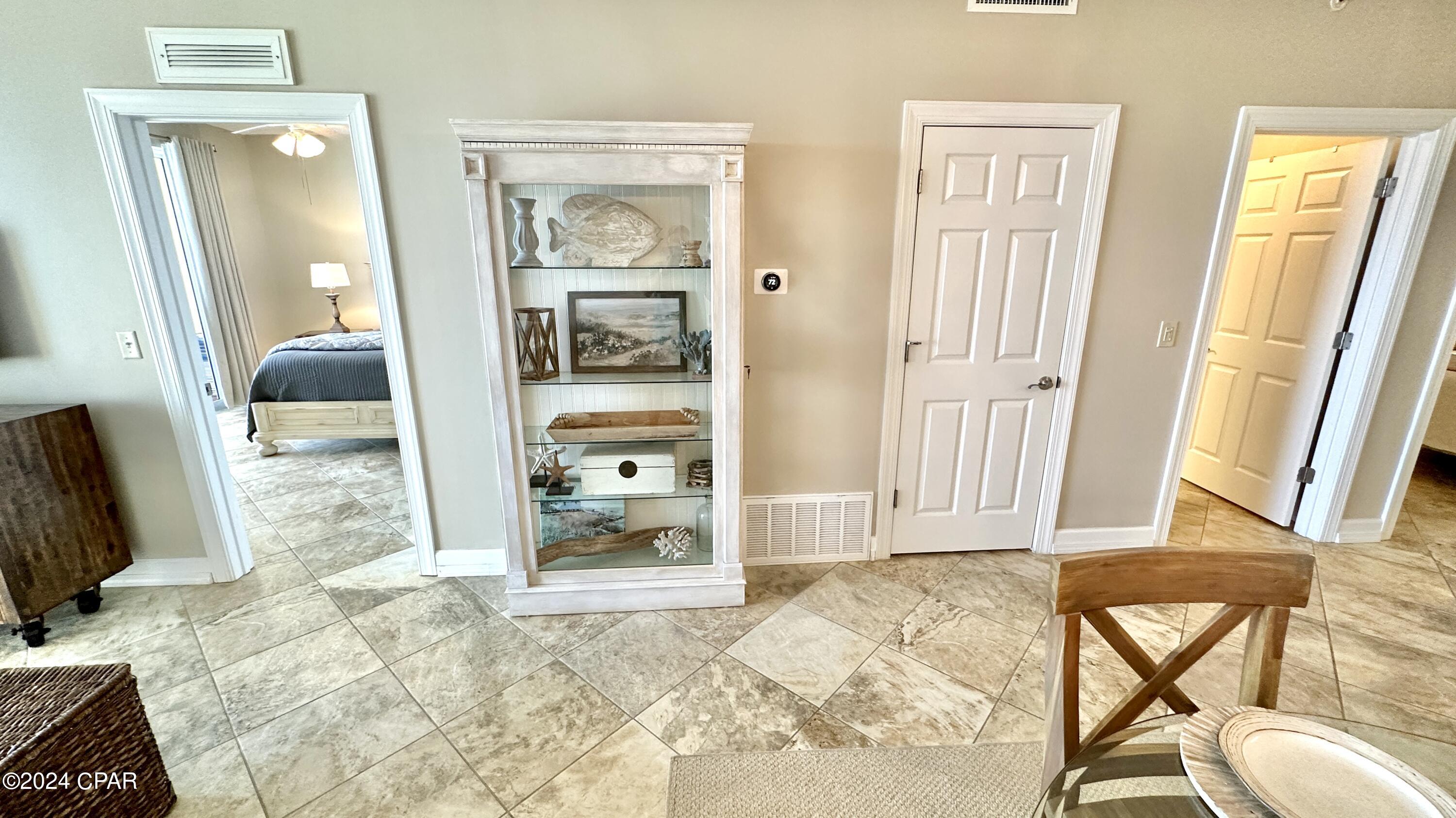 Tropic Winds - Residential