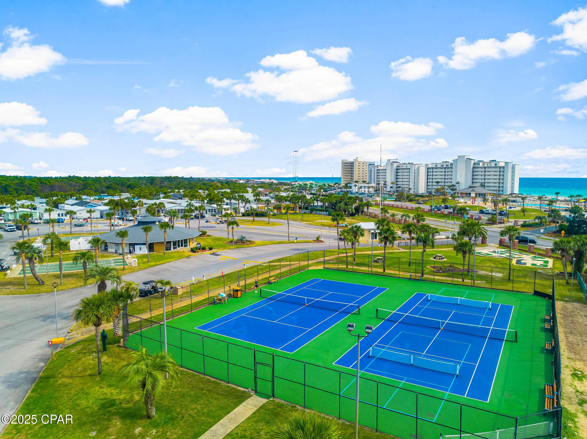 Venture Out Travel Trail - Land