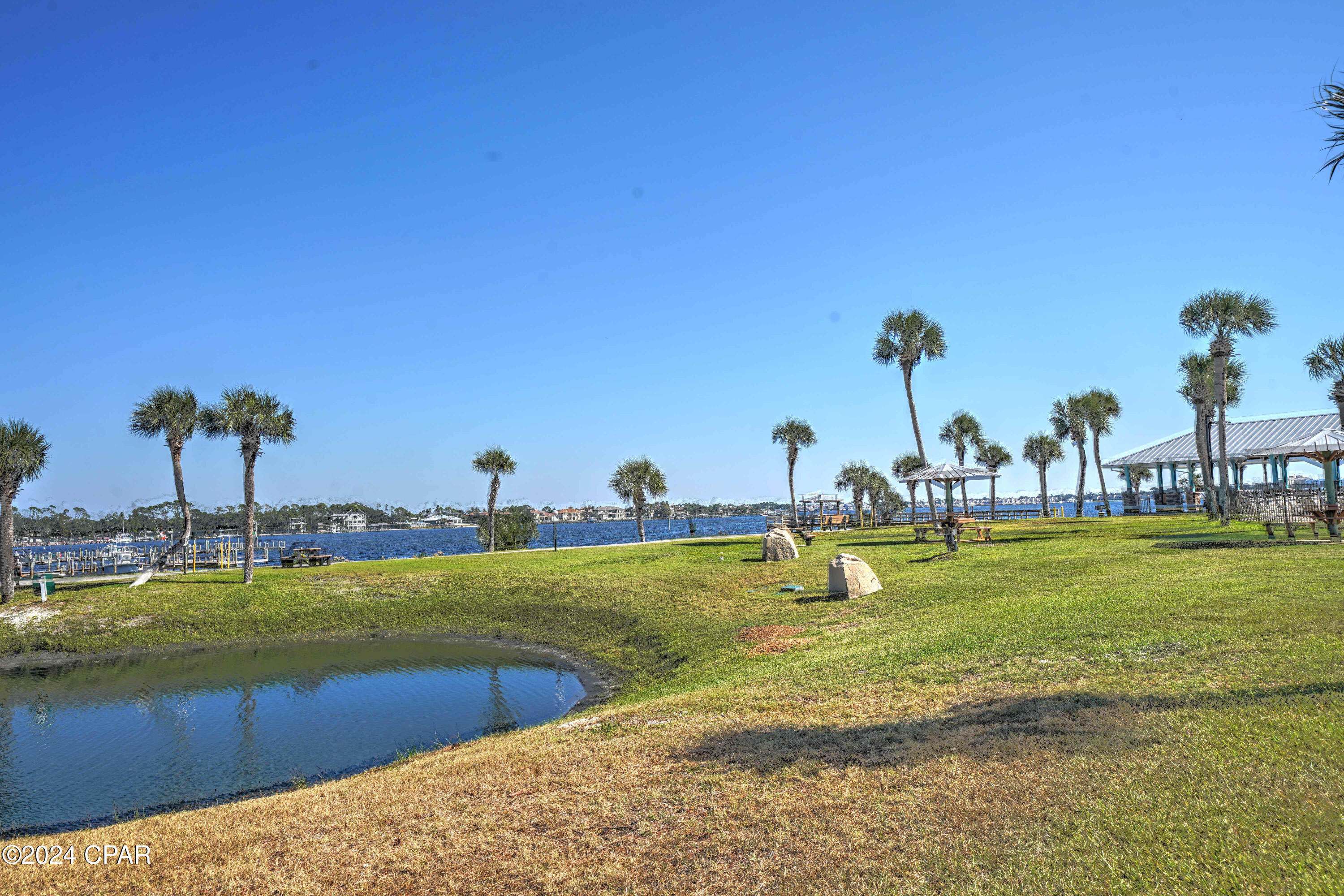 Venture Out Travel Trail - Land