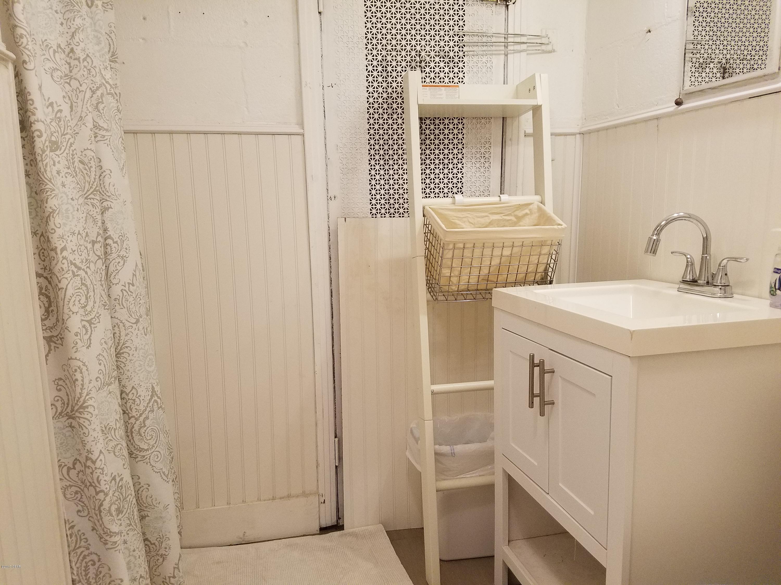 El Centro Villas Ph 1 - Residential Lease