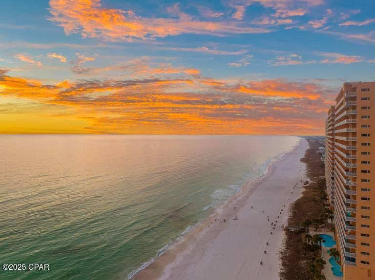 Splash Condo - Residential