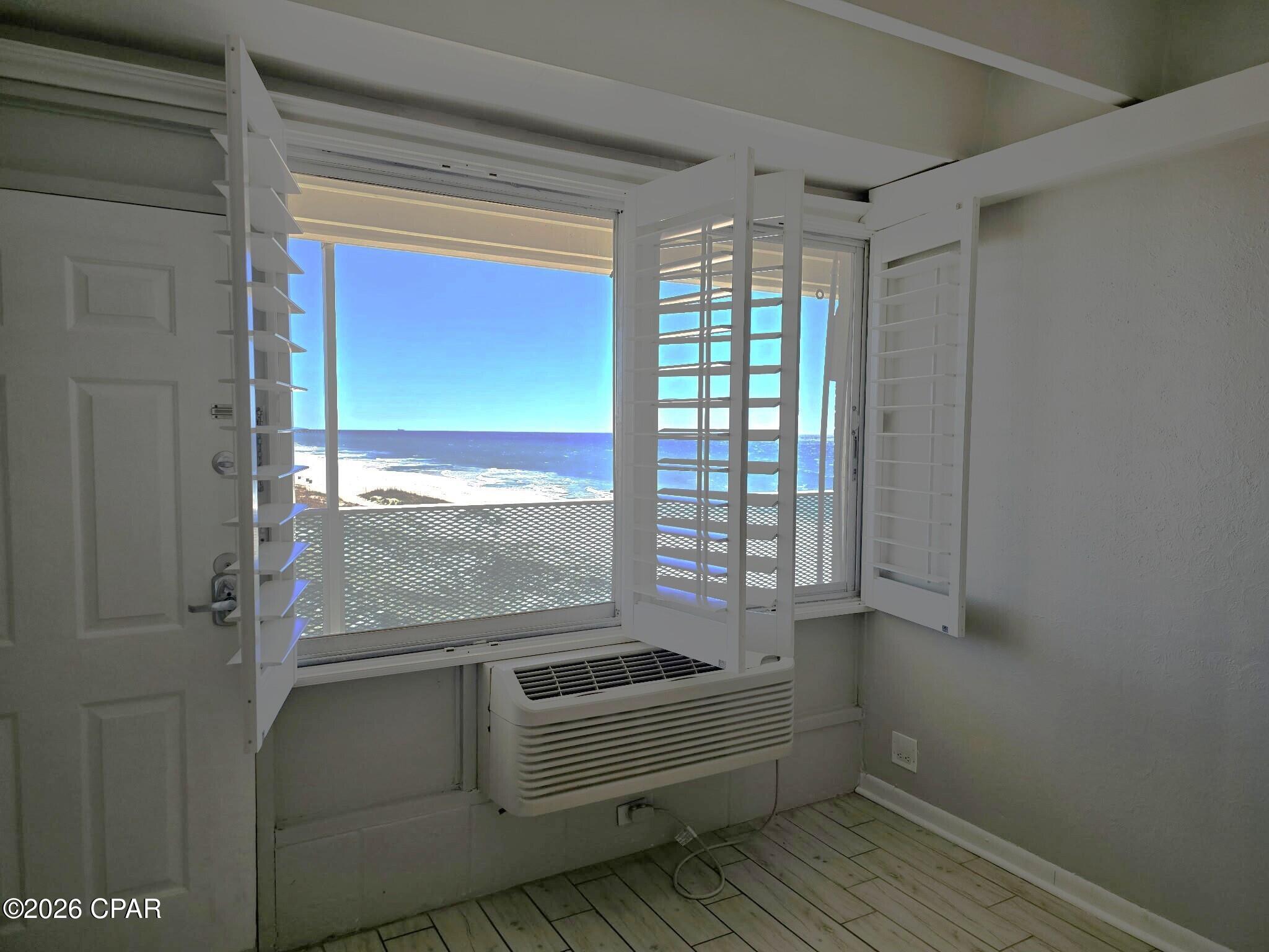 Fontainebleau Terrace - Residential