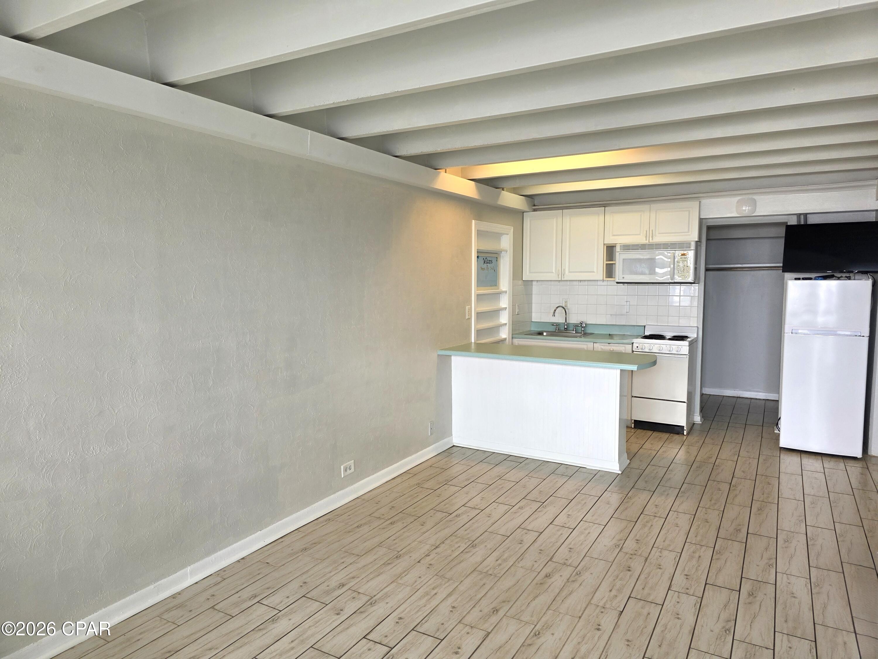 Fontainebleau Terrace - Residential