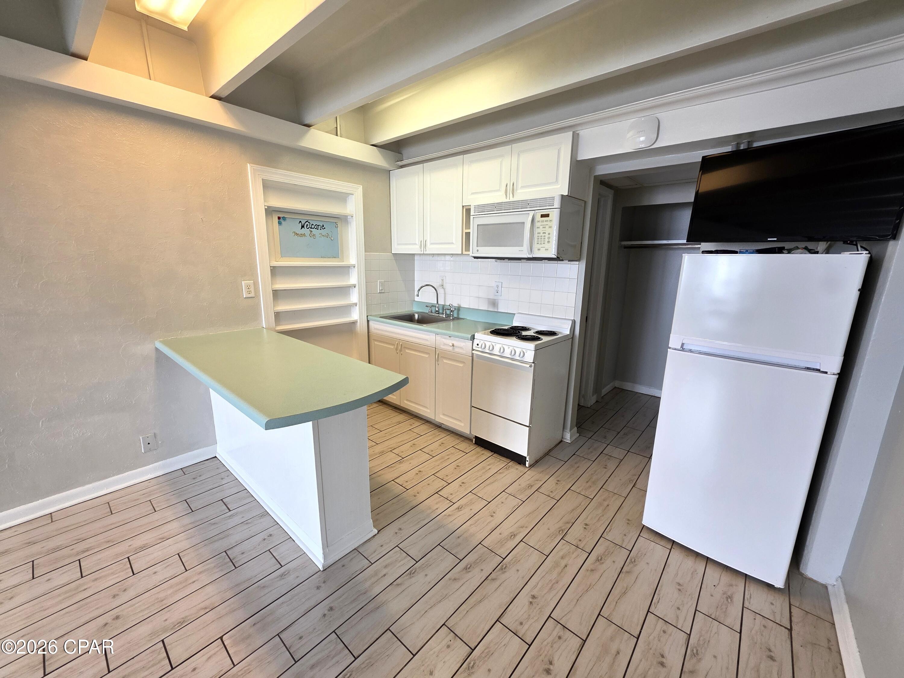 Fontainebleau Terrace - Residential