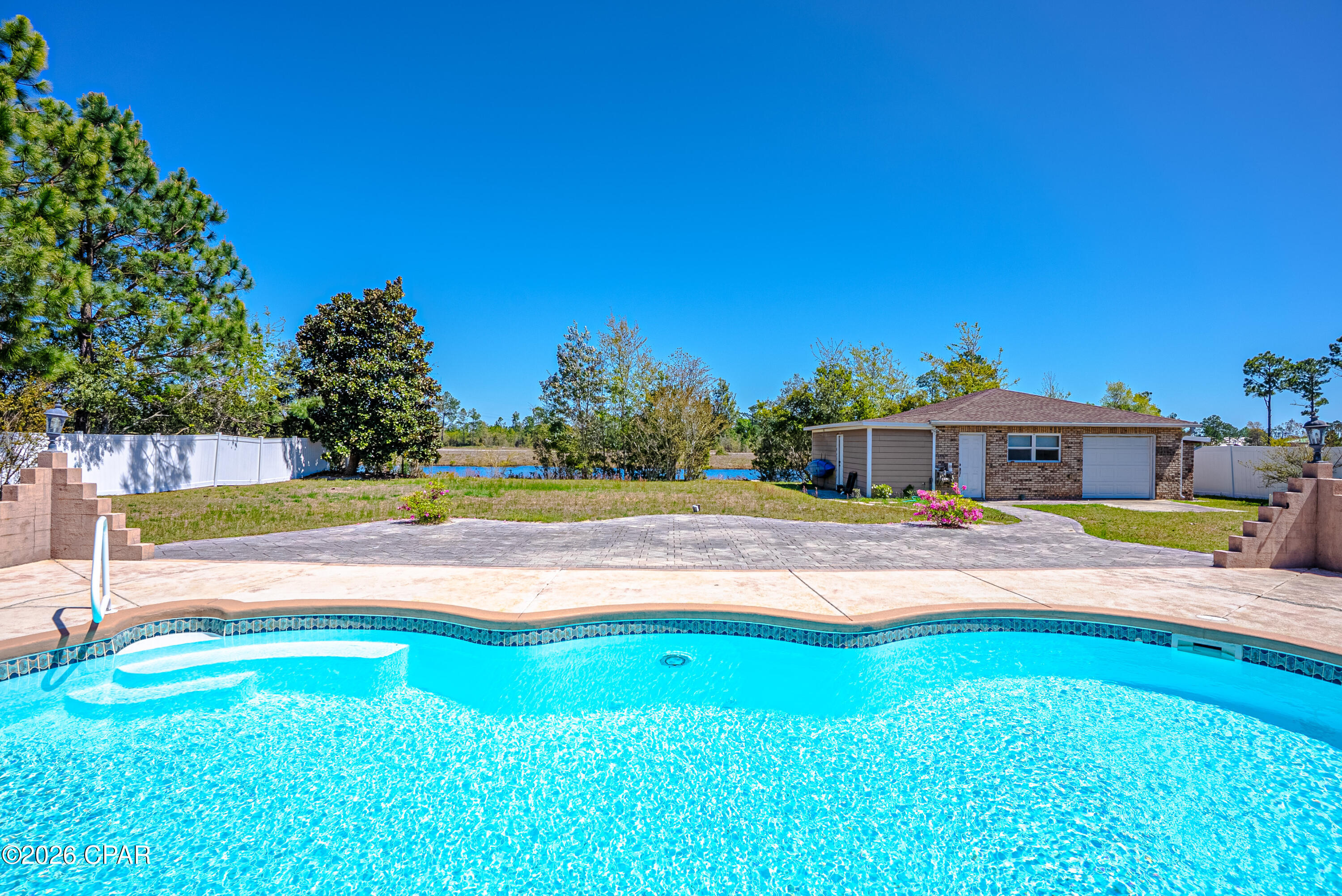 Kirkland Manor - Residential