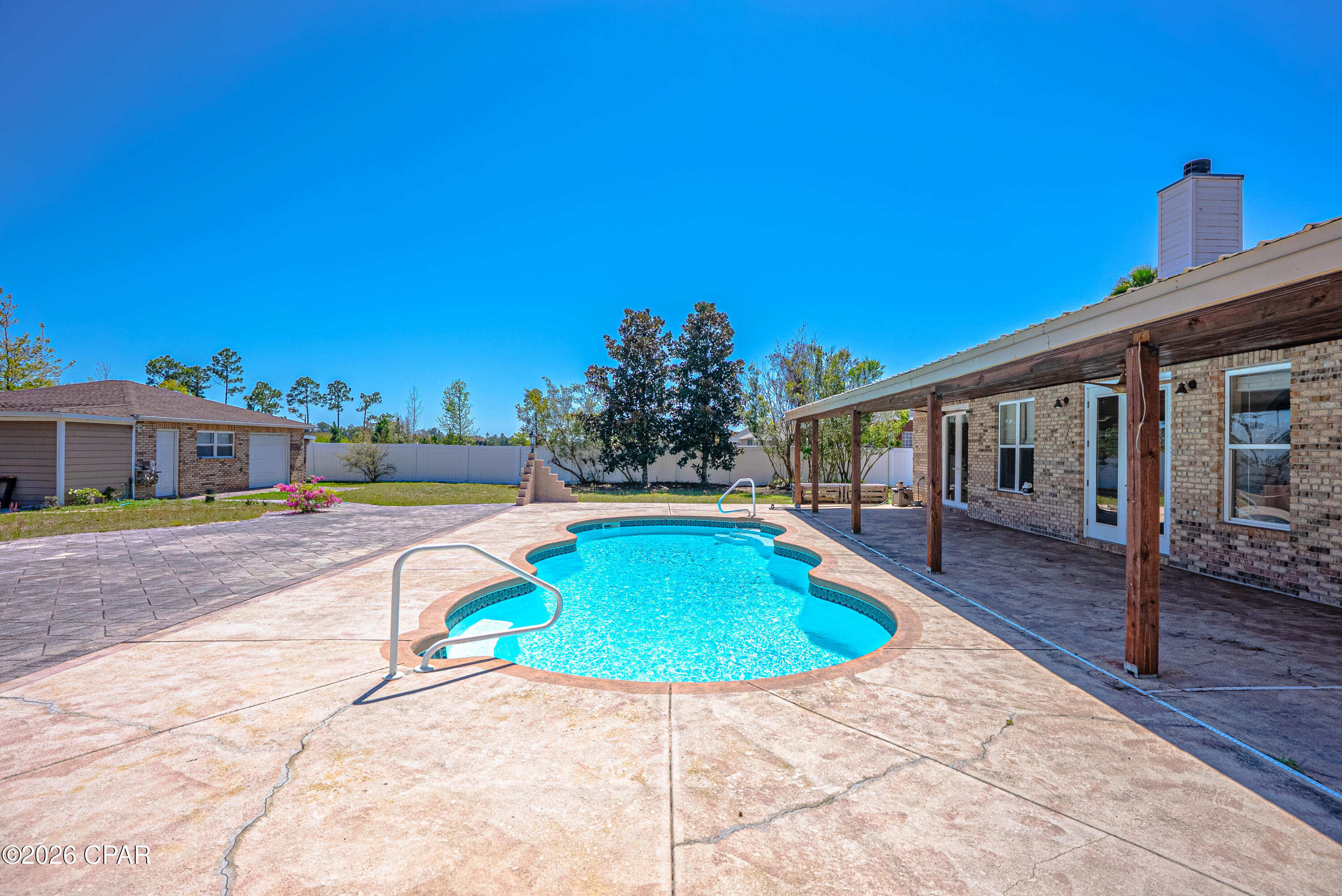 Kirkland Manor - Residential