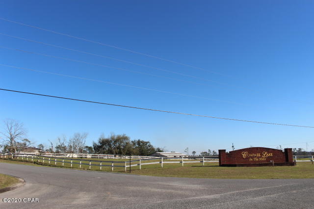 Compass Lake In The Hills - Land