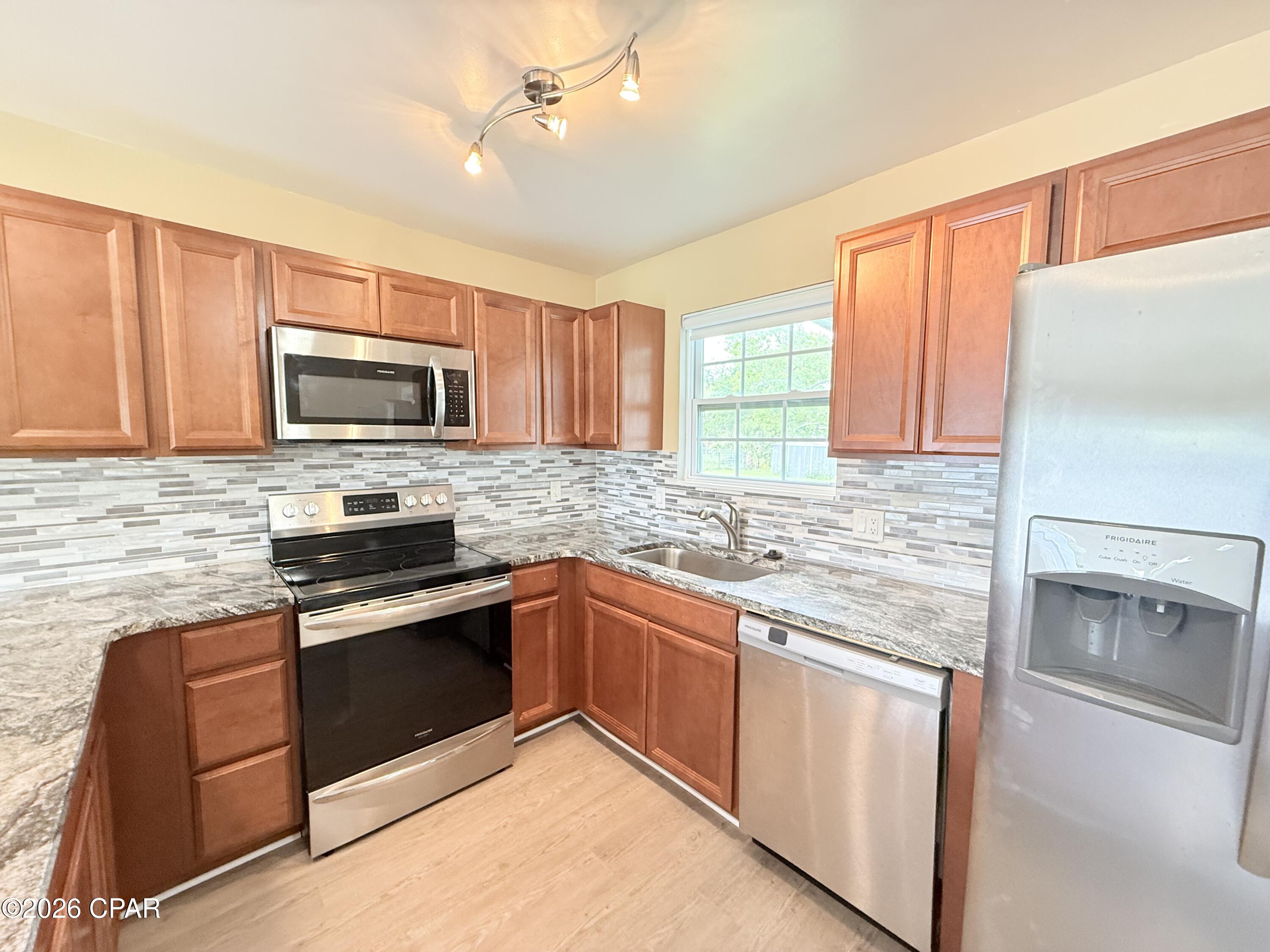 [No Recorded Subdiv] - Residential Lease