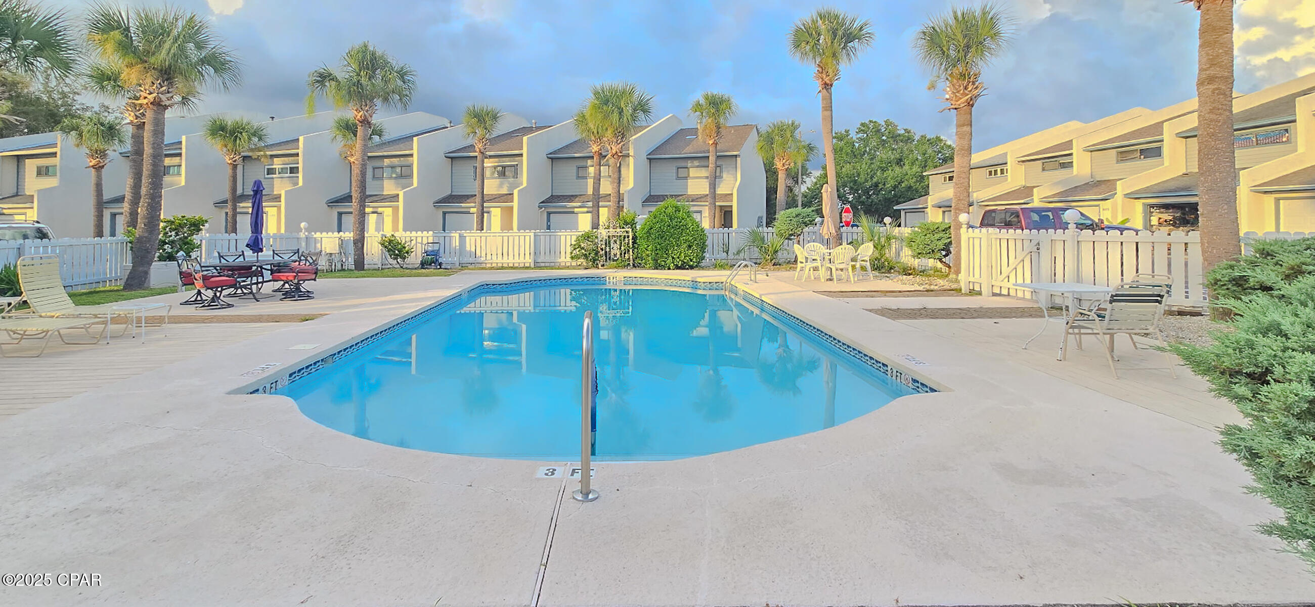 Sunbay Townhouses - Residential