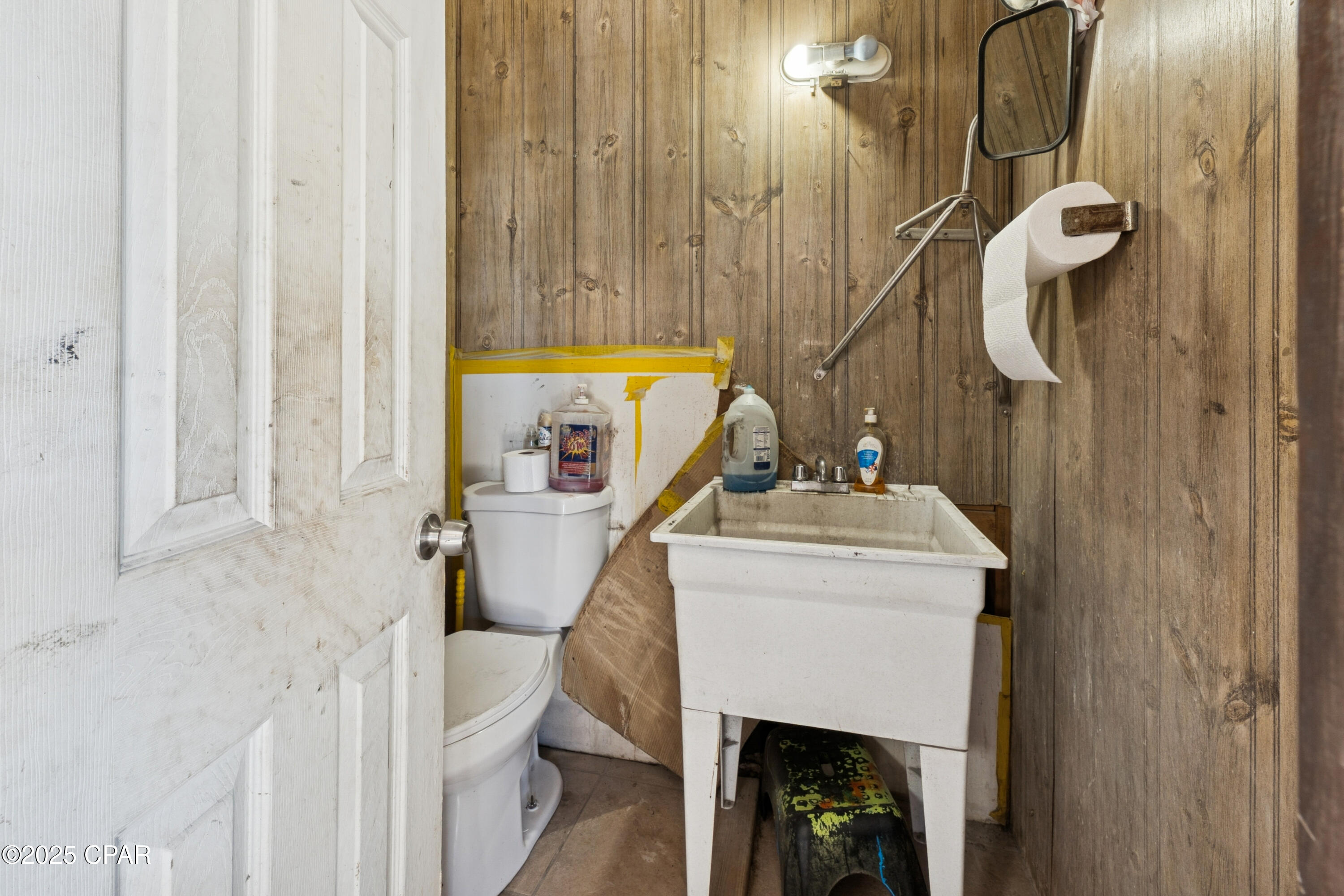 [No Recorded Subdiv] - Commercial Sale