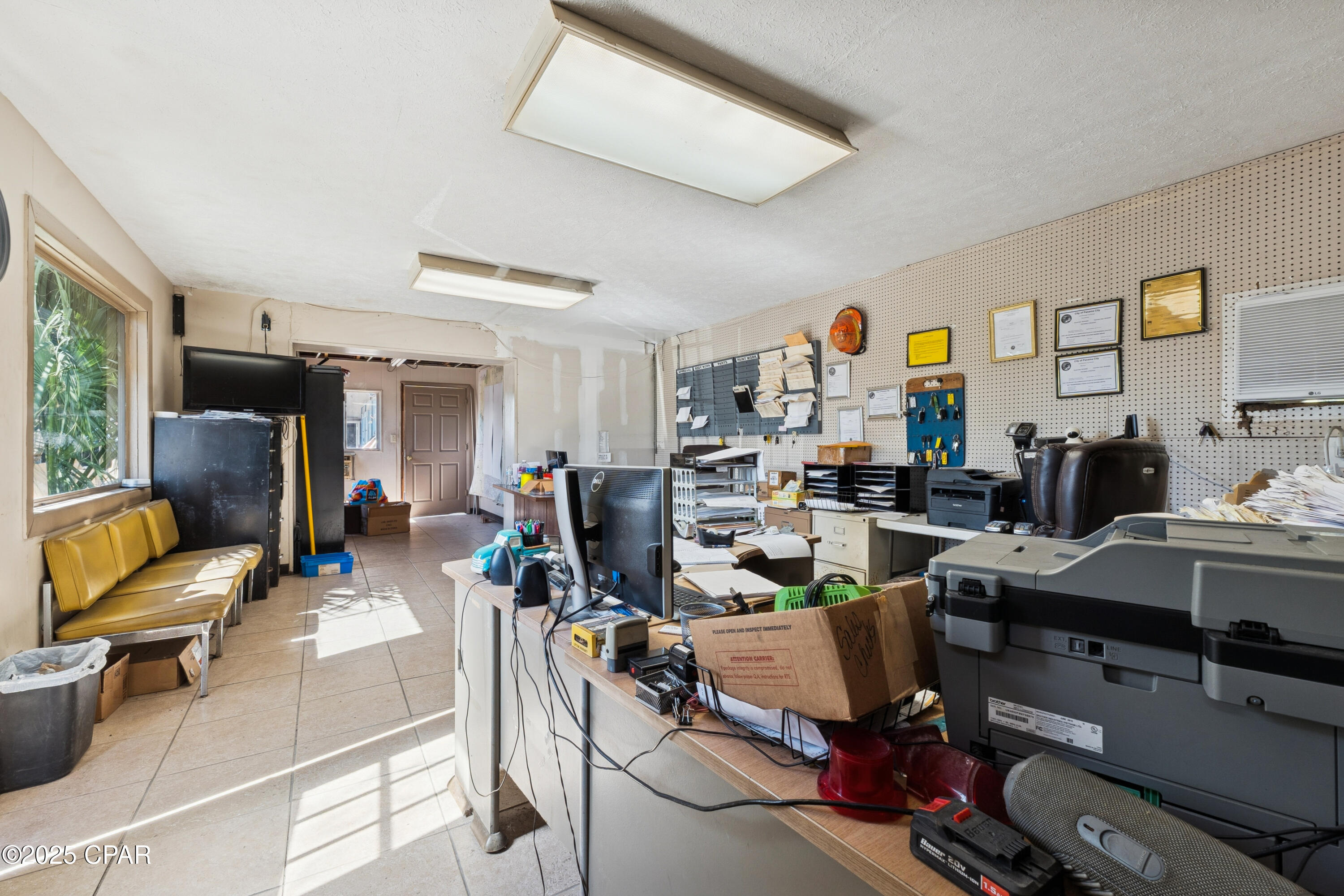 [No Recorded Subdiv] - Commercial Sale