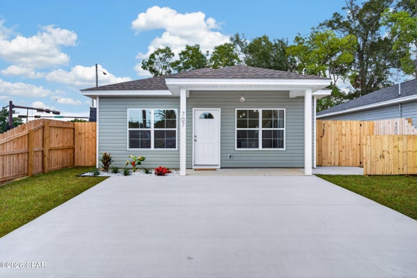 707 E 10TH CT, PANAMA CITY, FL 32401 - Image b79237f55d86fccfa14cdb697dc05c6d/4200863596