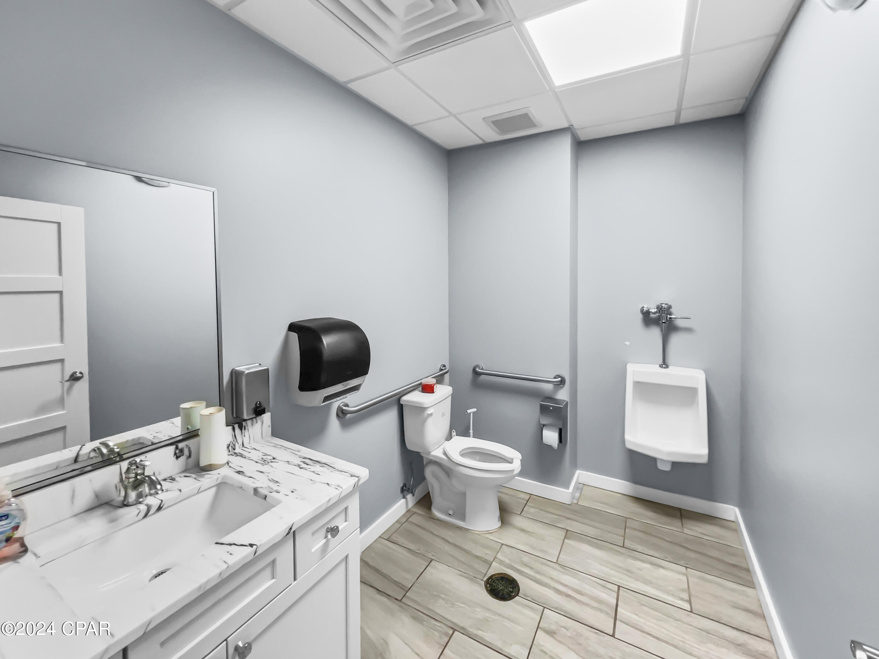 Beach Commerce Park - Commercial Sale