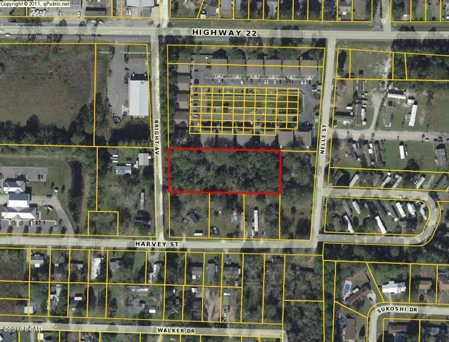 Great lot for building!  About 1.7 acres according to property appraiser.  Lot sizes are approximate.
