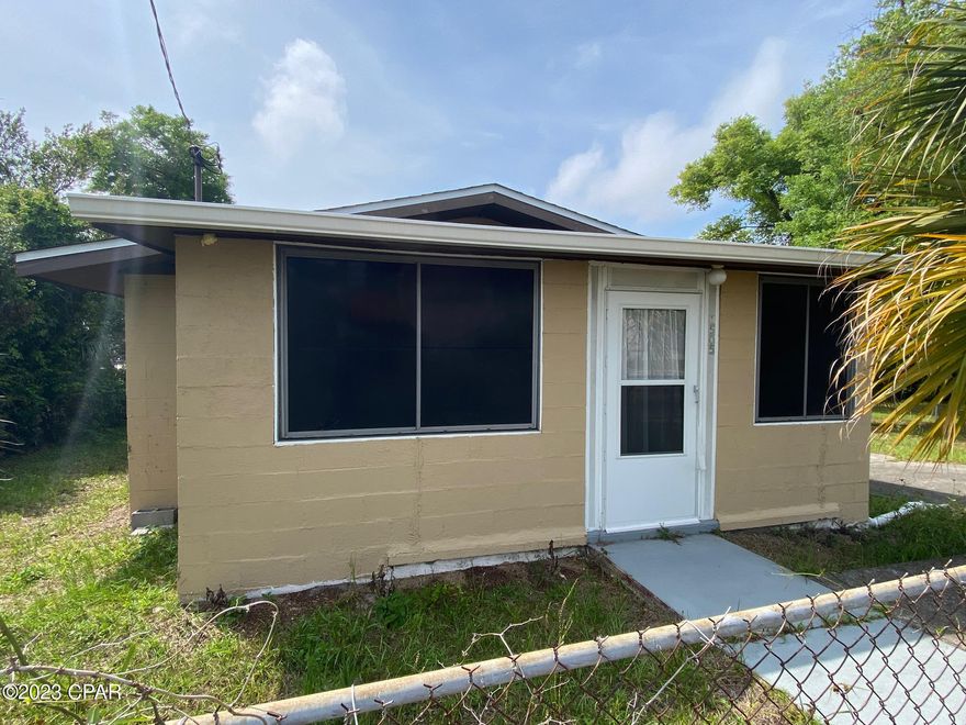 2bd 1ba Florida cottage immediately north of 15th St at Frankford Ave and across from Advanced Auto Parts. FL room on front of house, covered back porch, large backyard, W/D hook-up. Landscaping included. Sorry no pets.