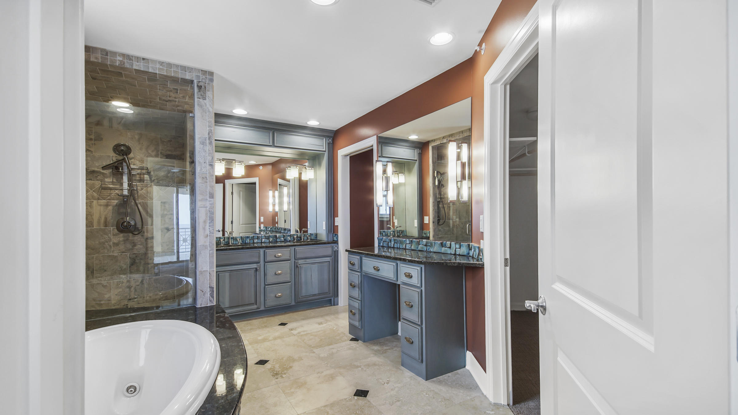 En Soleil Condo - Residential