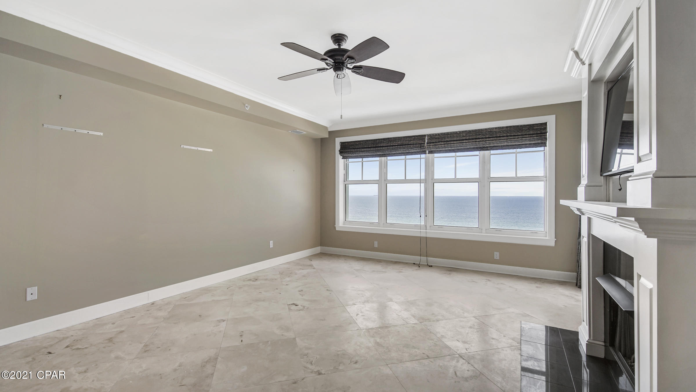 En Soleil Condo - Residential