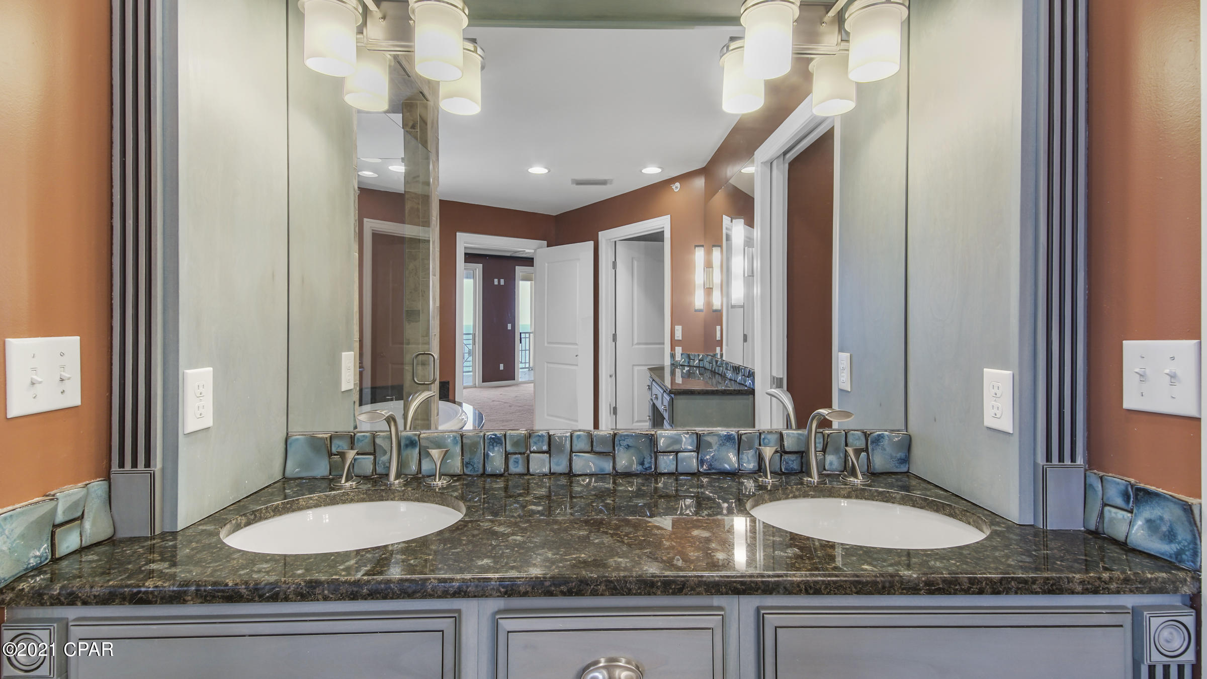 En Soleil Condo - Residential