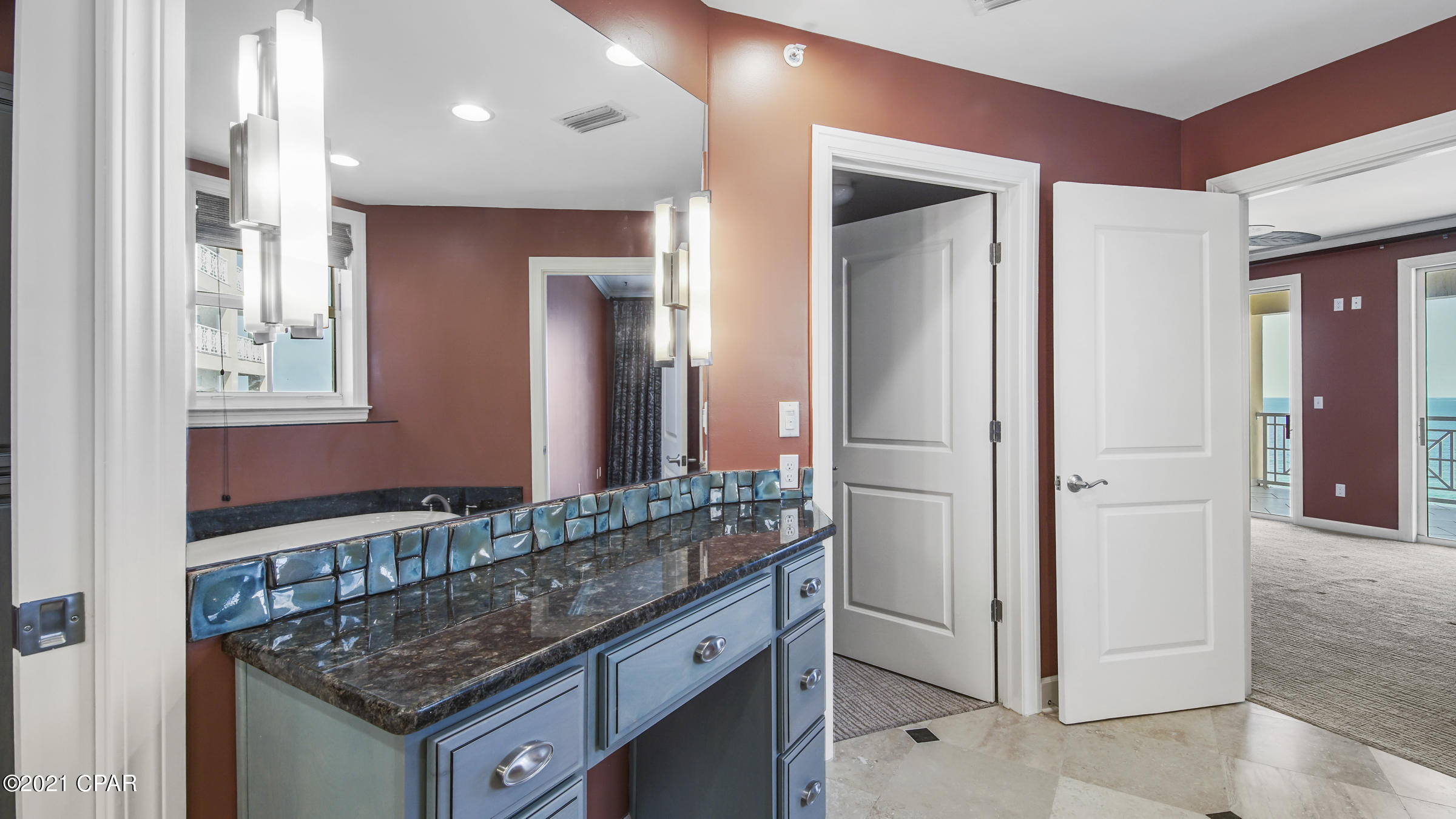 En Soleil Condo - Residential