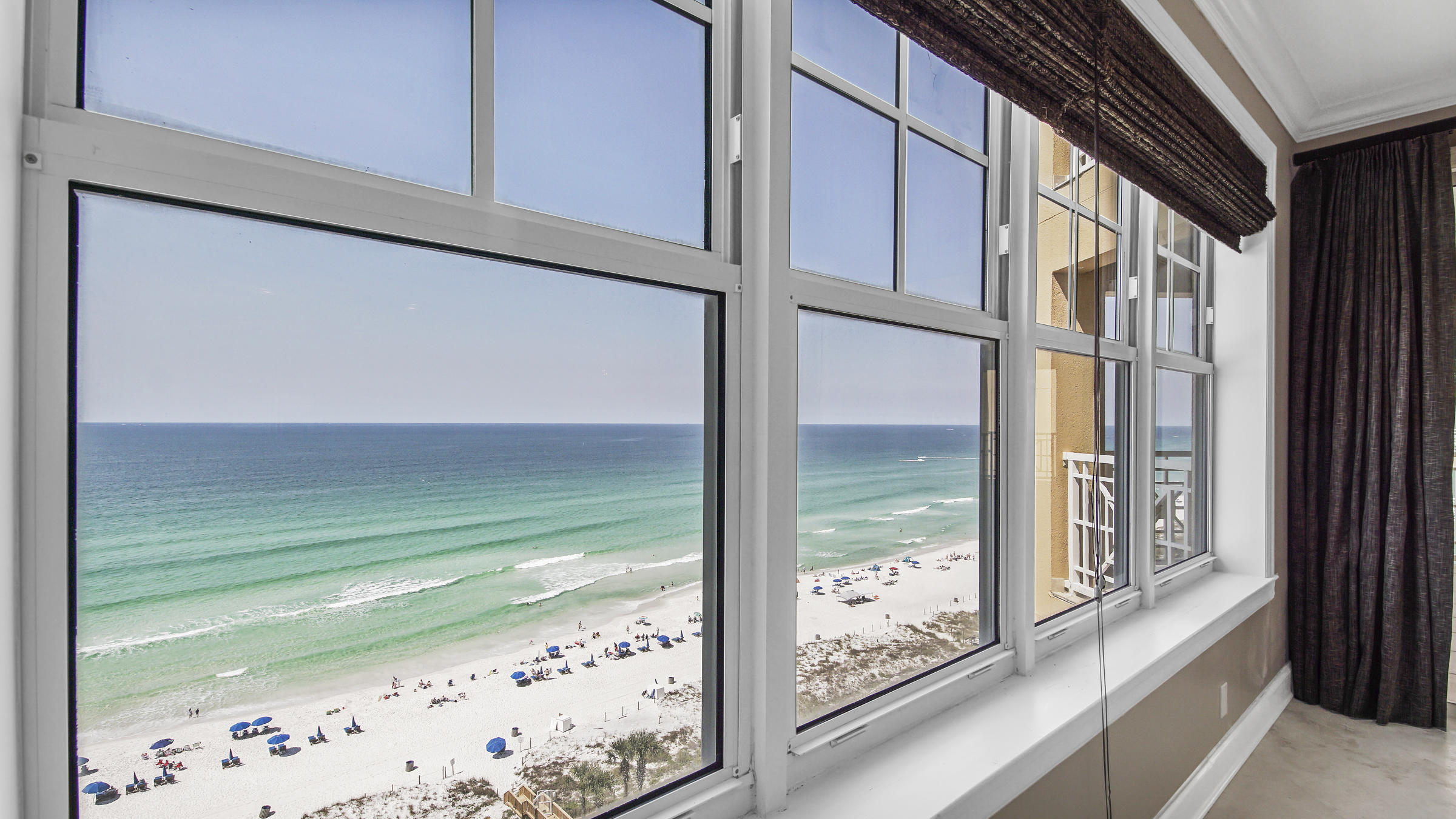 En Soleil Condo - Residential