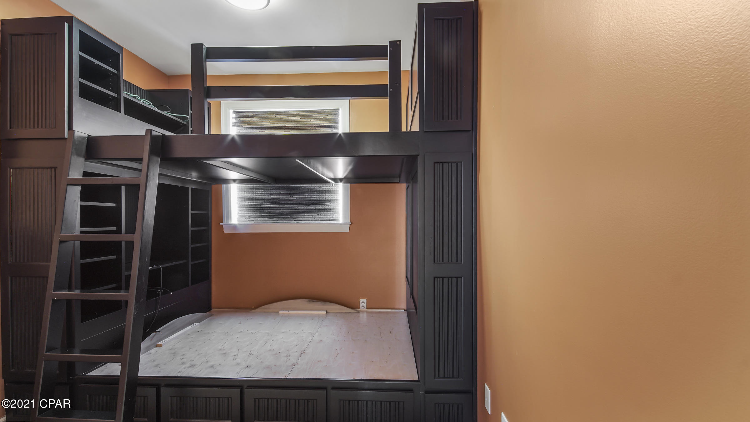 En Soleil Condo - Residential