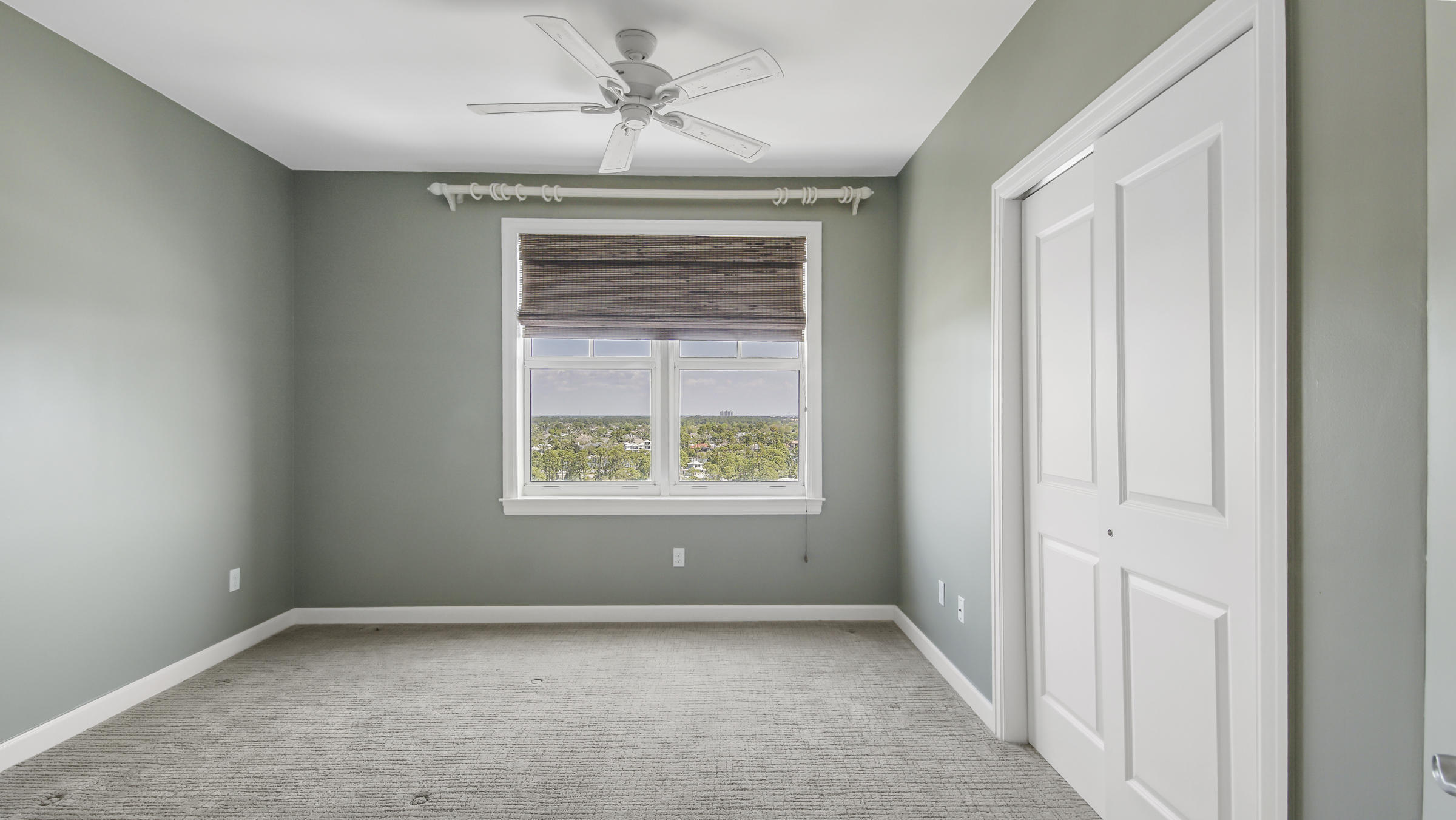 En Soleil Condo - Residential