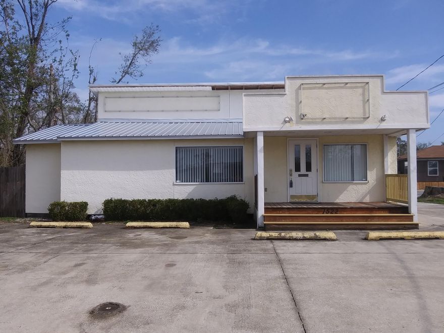 Prime business location in central St. Andrews; close to ever-improving Beck Ave.   Visible from Hw., 98.  New roof, flooring, and paint.  Large rooms with plenty of bright overhead lighting, handicap bathroom, possible kitchenette, platform rear entrance.  Paved parking in both front and back.  Exterior painting to be scheduled soon or can be deducted from sale price.