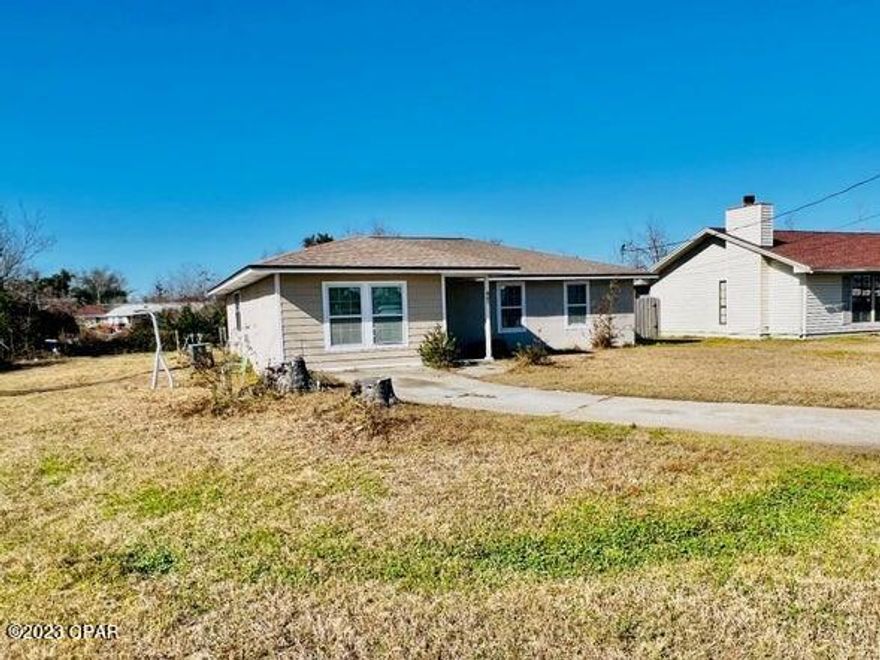 Calling All Investors. 4 bedroom/2 bathroom home in the heart of Springfield on an over-sized lot. All measurements are must be verified by buyers.