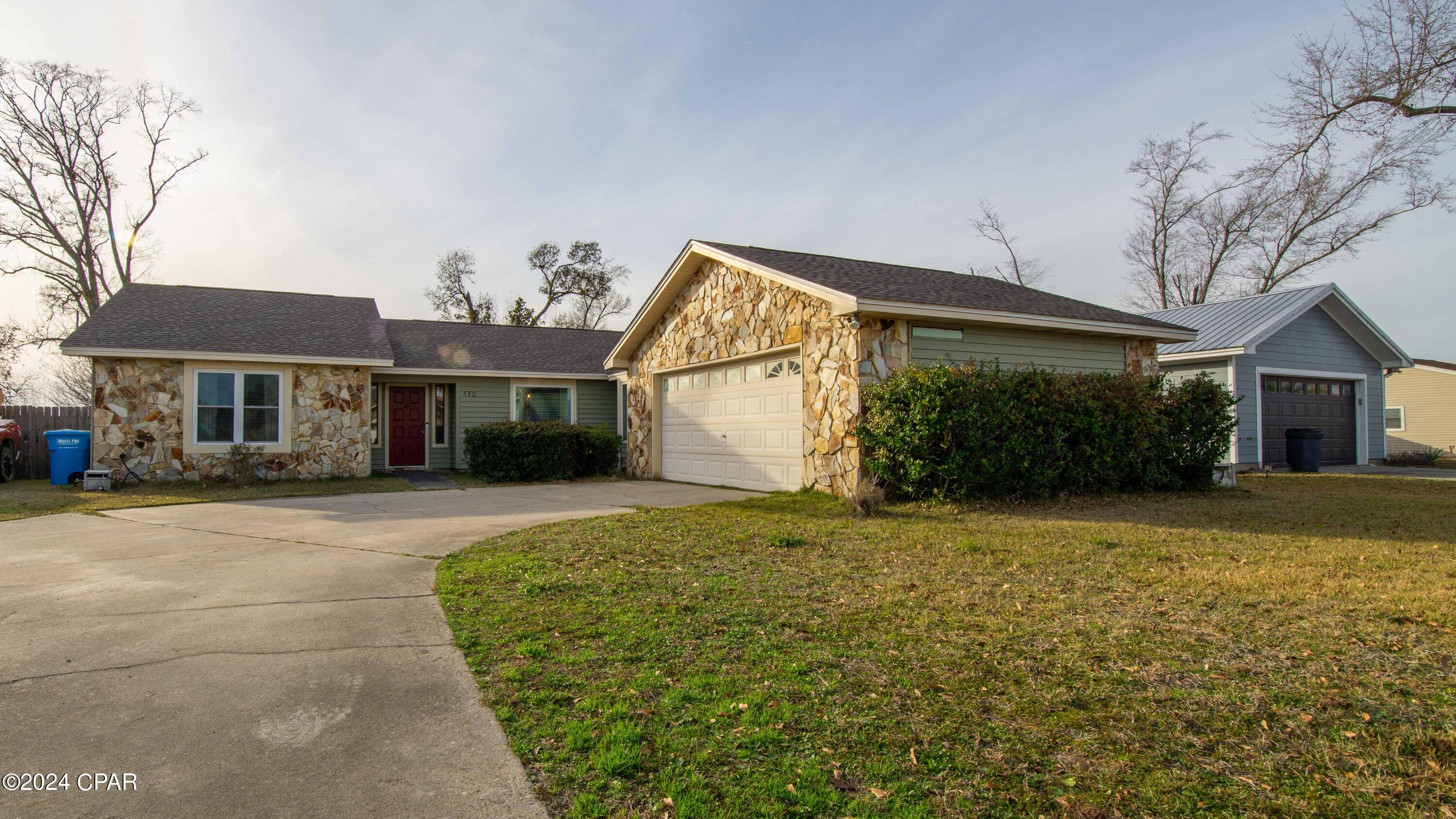 Derby Woods 1st Add - Residential