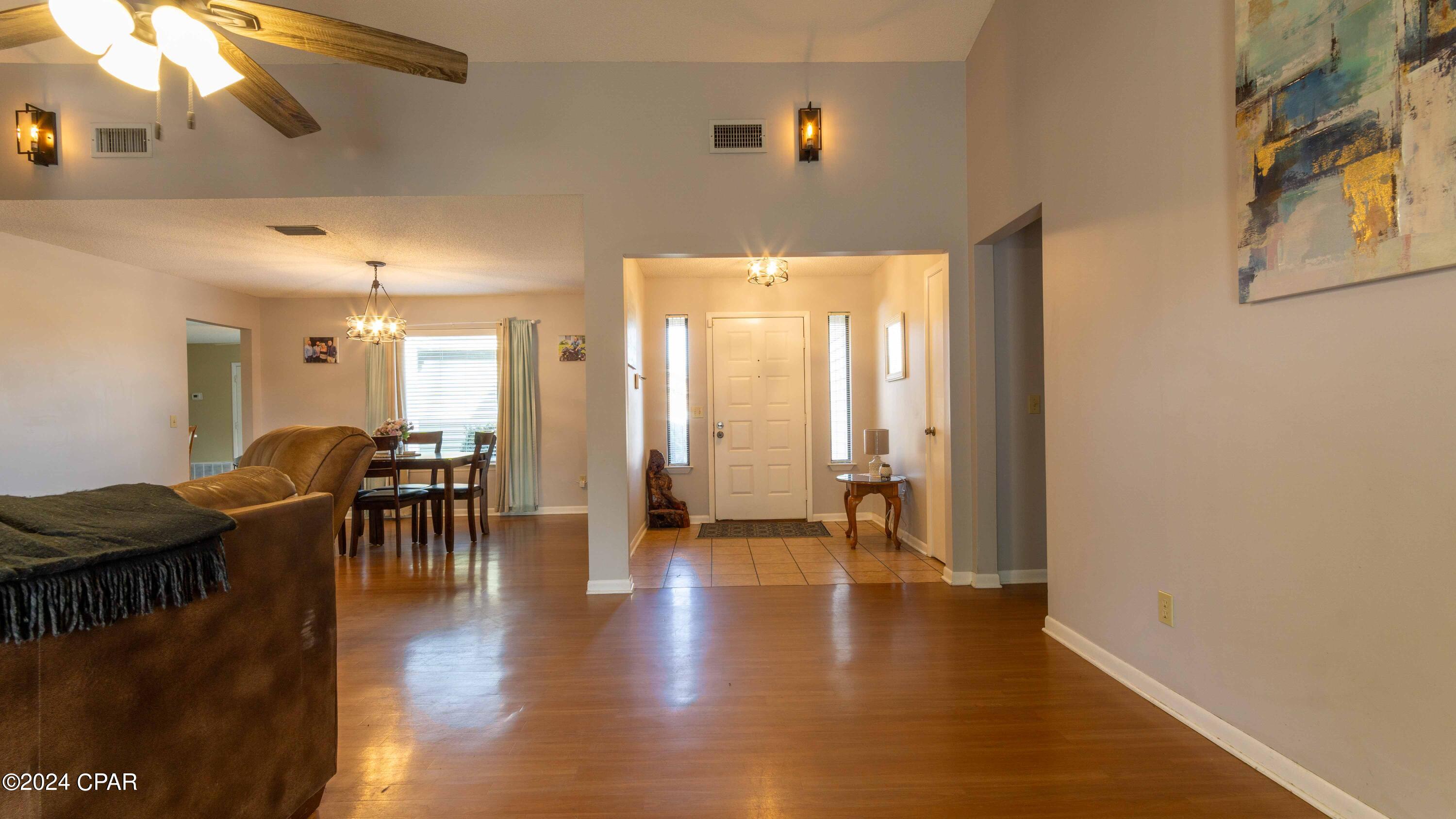 Derby Woods 1st Add - Residential