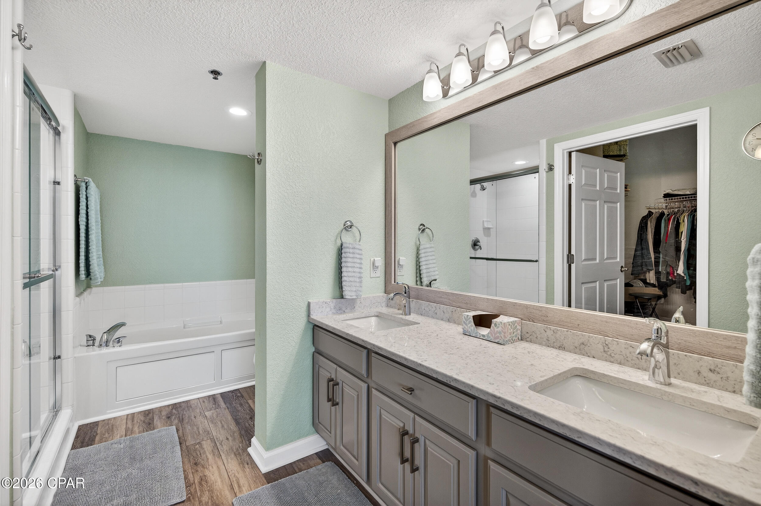 Hibiscus By The Bay - Residential